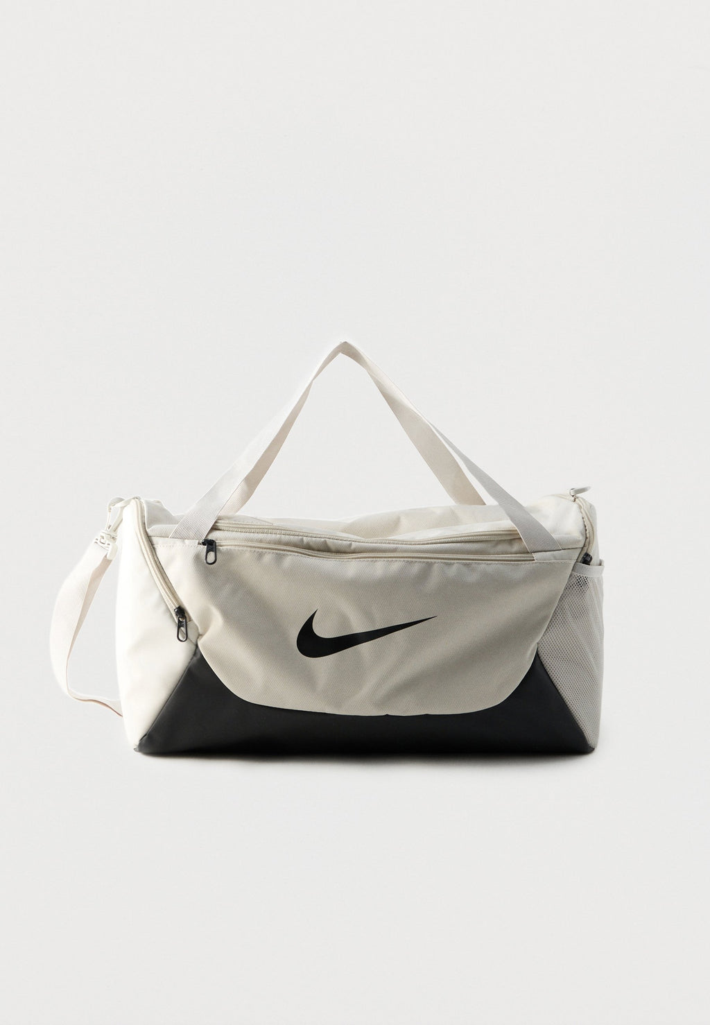 NK BRSLA S DUFF - X UNISEX - Sports bag - light bone/black