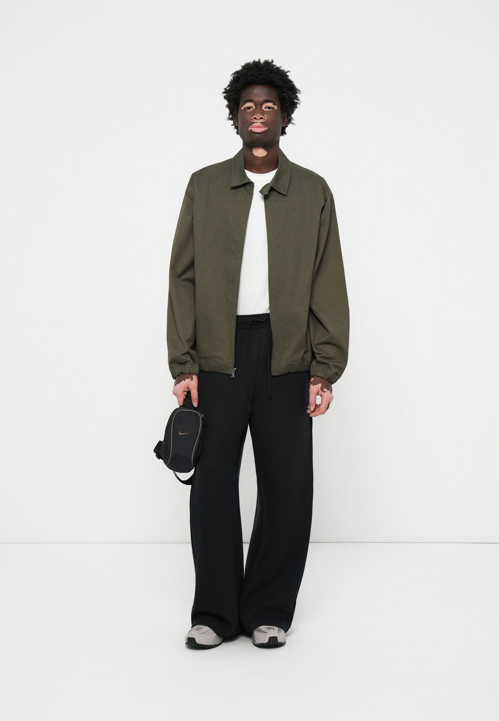 BOTTOM - Tracksuit bottoms - black