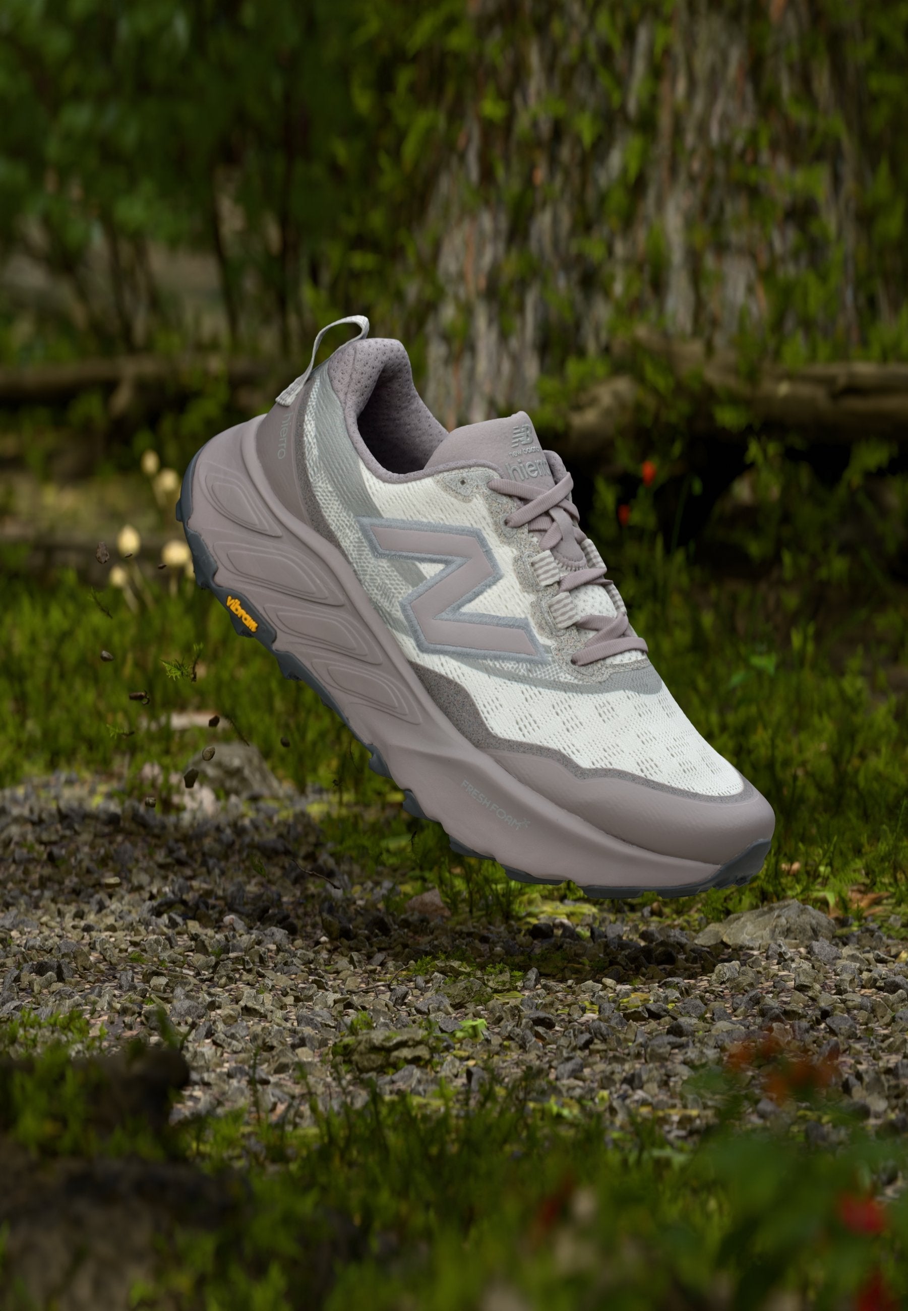 HIERRO V9 - Trail running shoes - sea salt