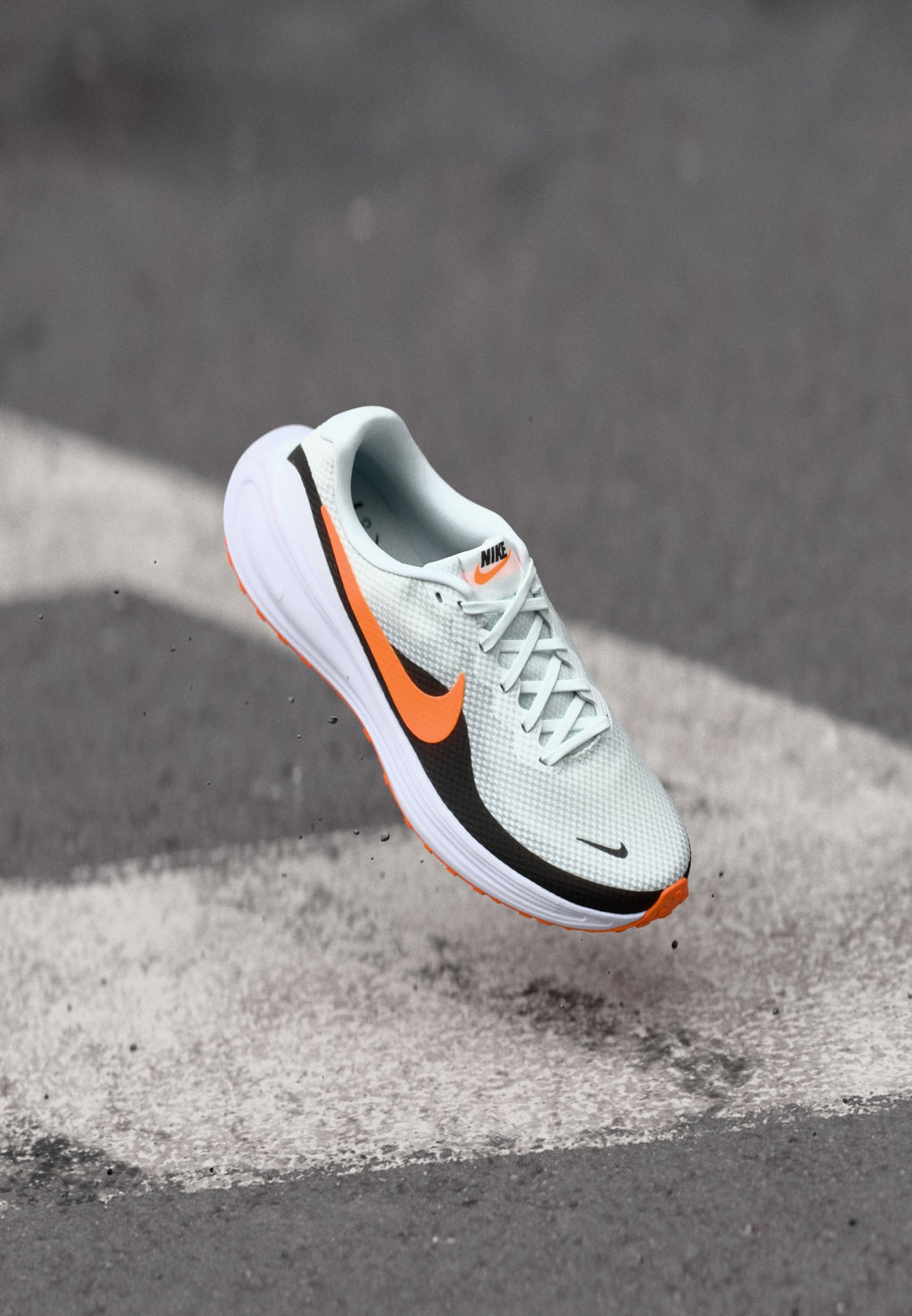 REVOLUTION 8 - Road running shoes - off white/total orange/white/black/anthracite