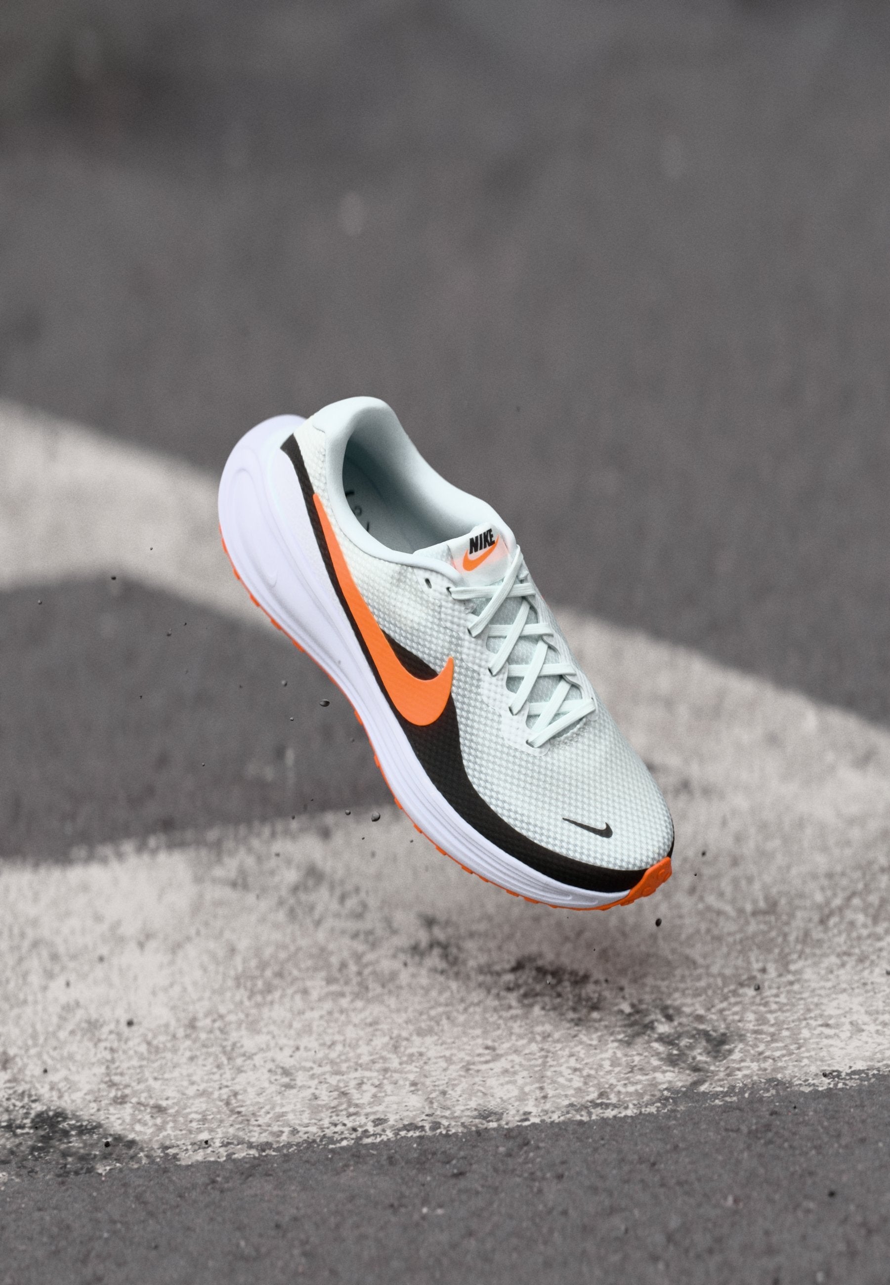 REVOLUTION 8 - Road running shoes - off white/total orange/white/black/anthracite