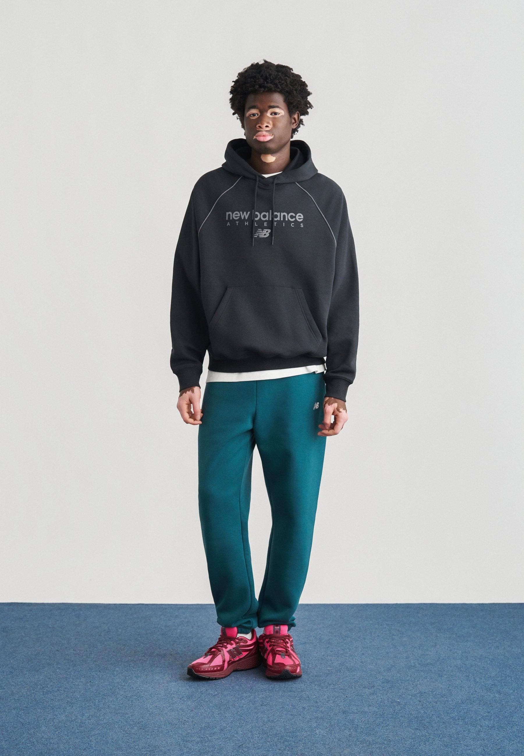 LINEAR GRAPHIC UNISEX - Hoodie - black