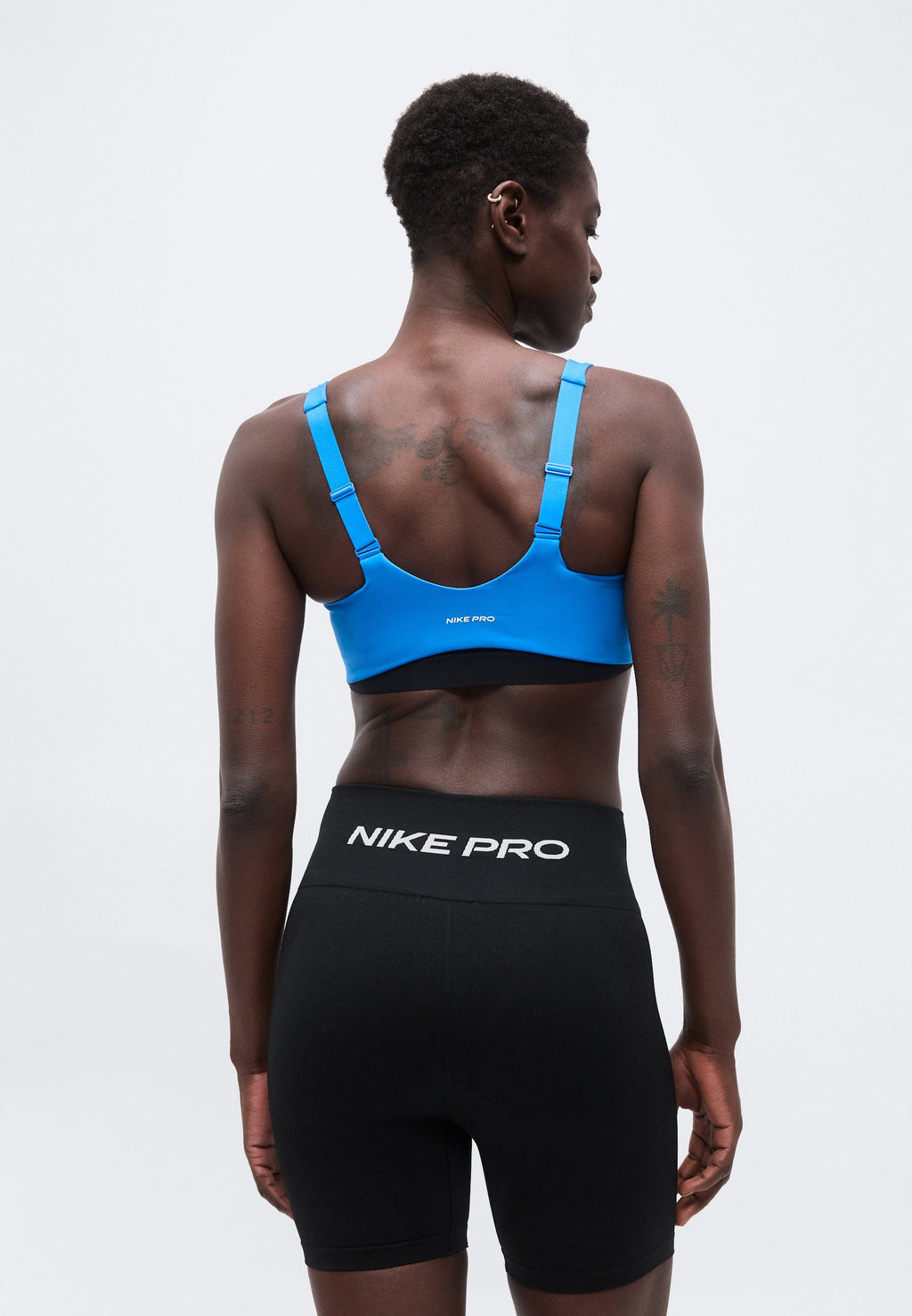 SCULPT STRAPPY BRA - Medium support sports bra - light photo blue/black/white