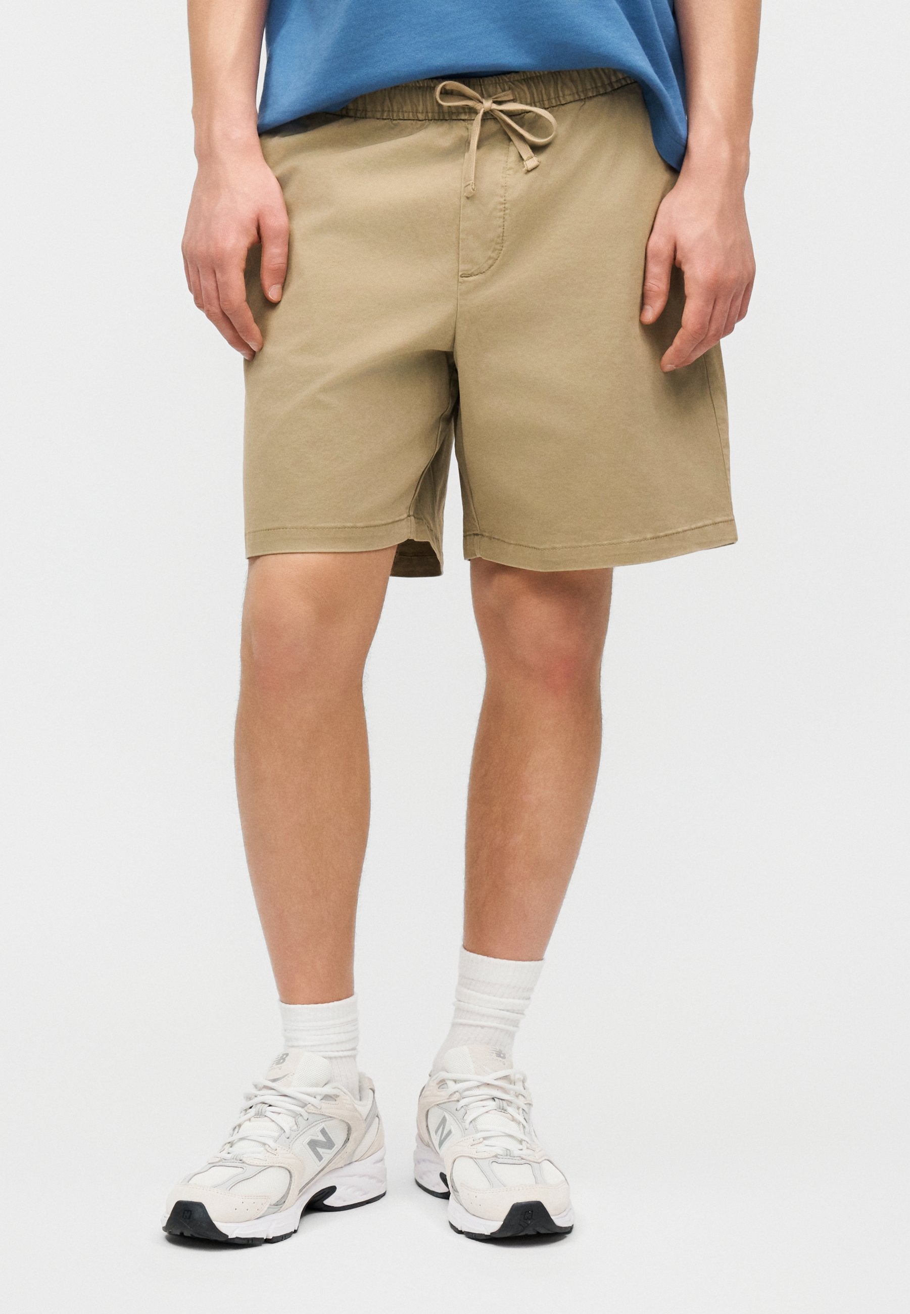 ESSENTIAL EASY  - Shorts - light avocado