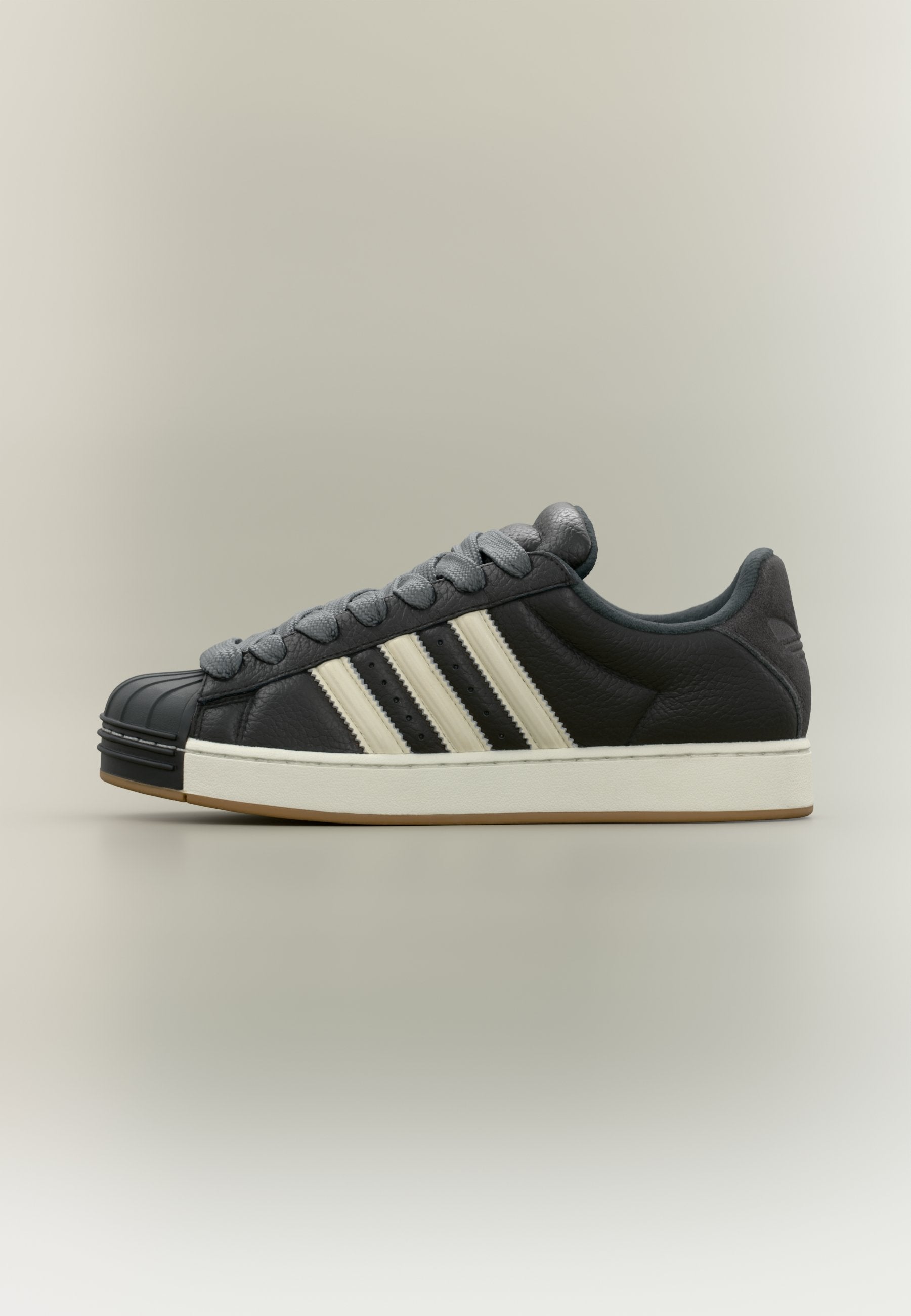 SUPERSTAR ST UNISEX - Chaussures de skate - noir/blanc cassé