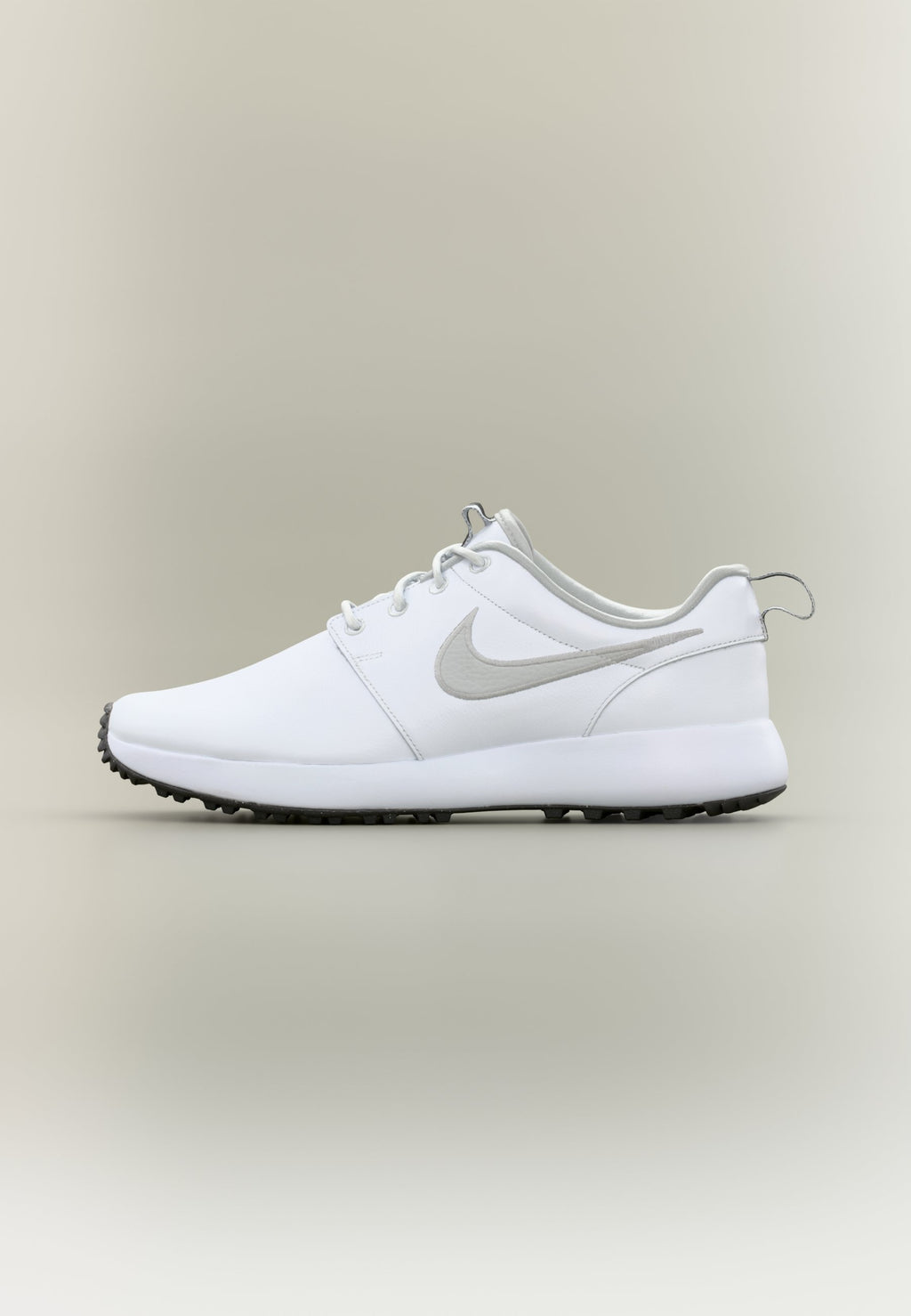ROSHE - Golf shoes (without spikes) - white/black
