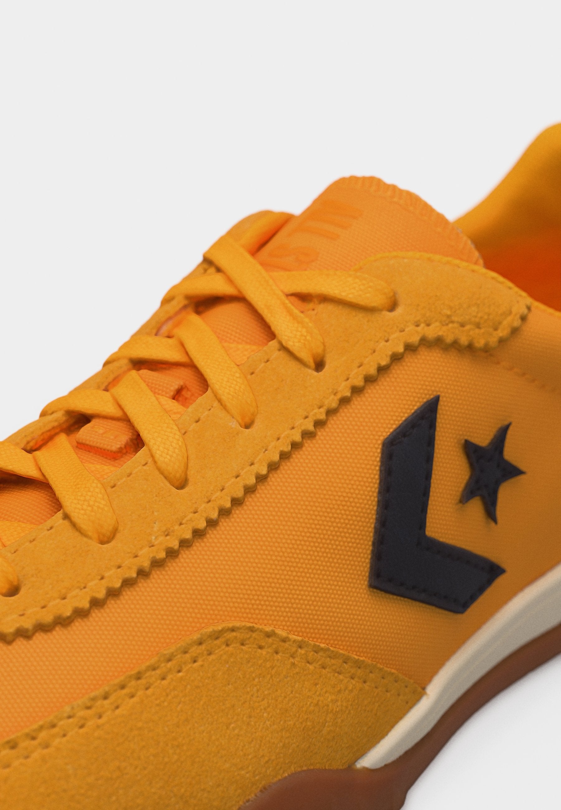 RUN STAR TRAINER - Trainers - gold palm/black