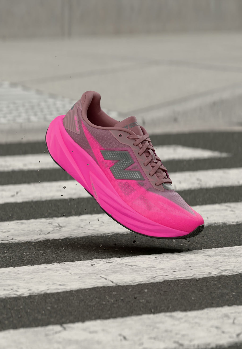 REBEL V5 - Road running shoes - pink heat