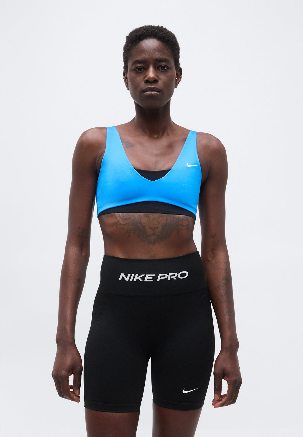 SCULPT STRAPPY BRA - Medium support sports bra - light photo blue/black/white