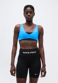 SCULPT STRAPPY BRA - Medium support sports bra - light photo blue/black/white