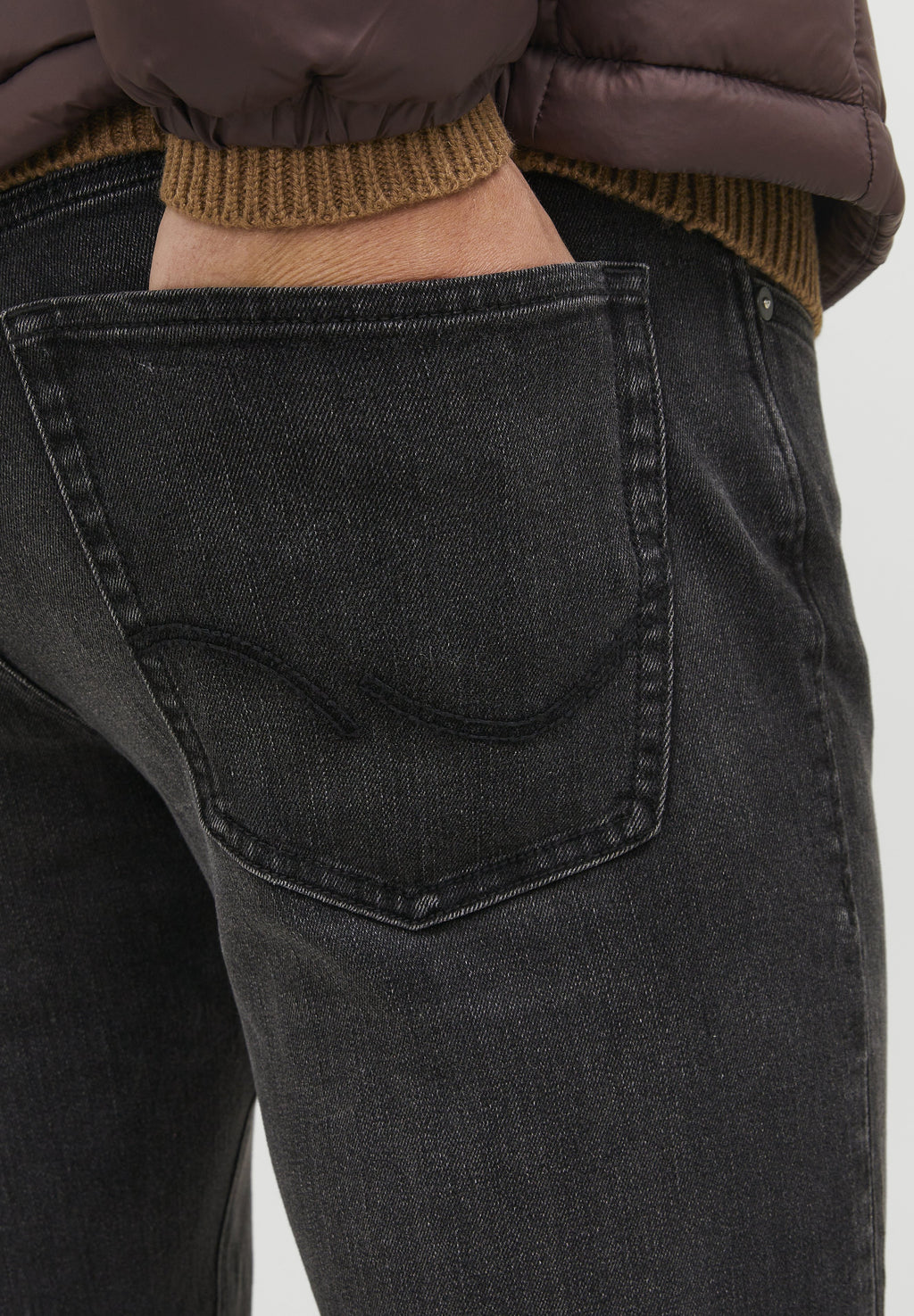 JWHGLENN Low Rise - Slim fit jeans - black denim