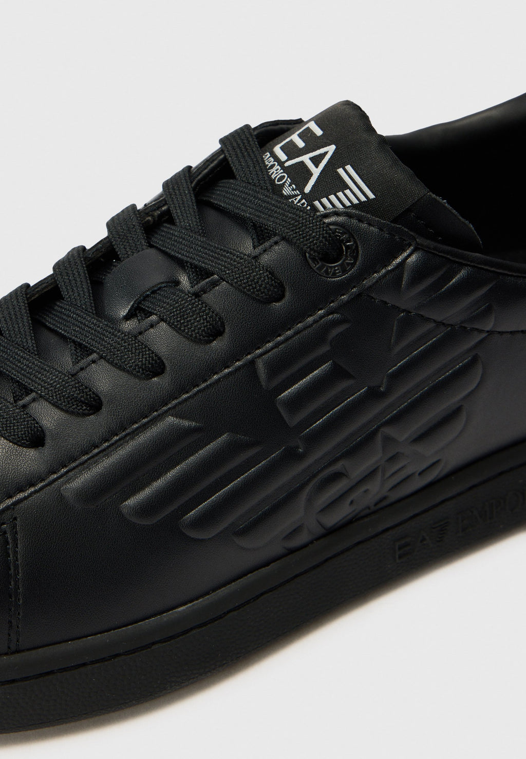 Trainers - triple black