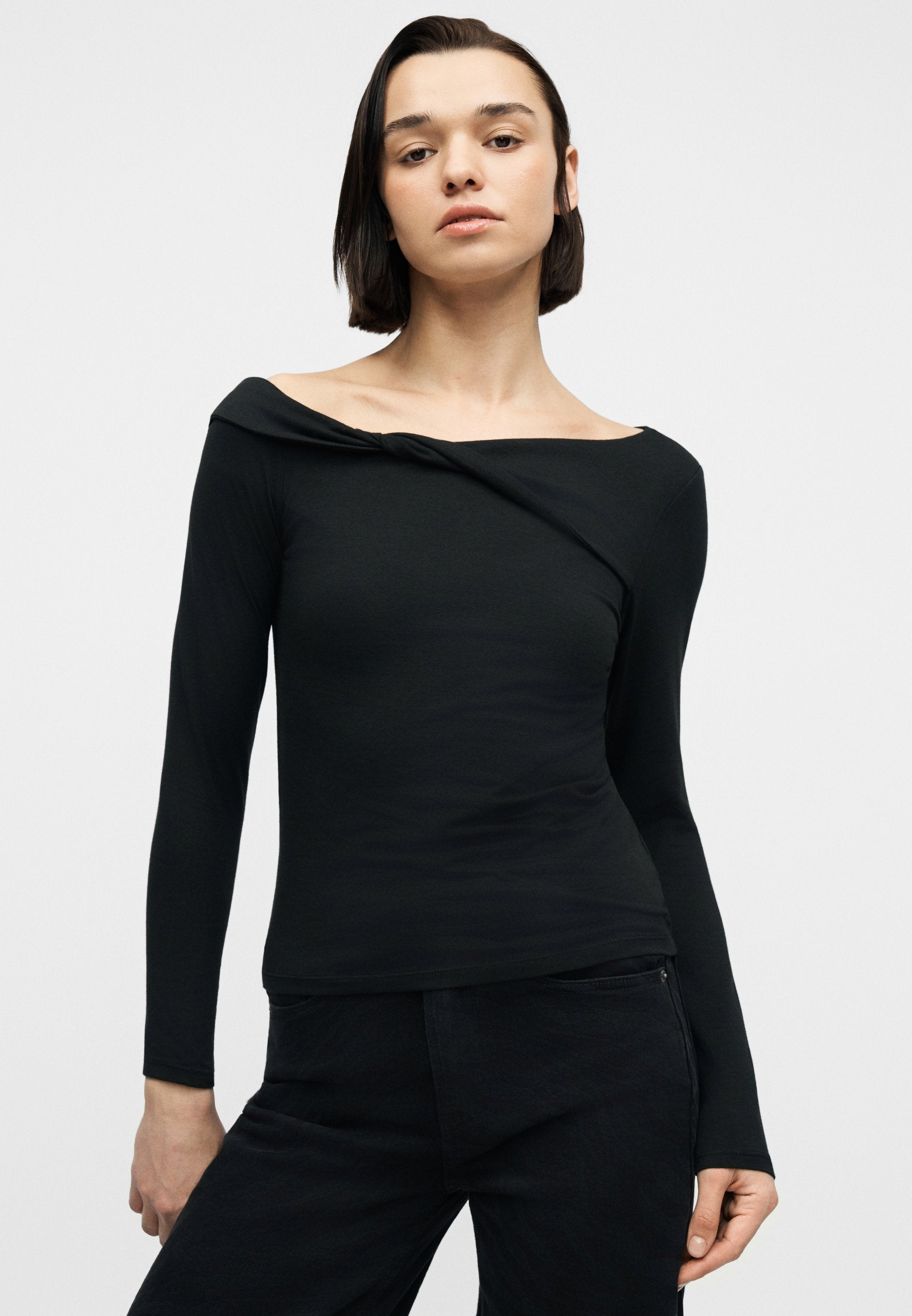 Long sleeved top - black