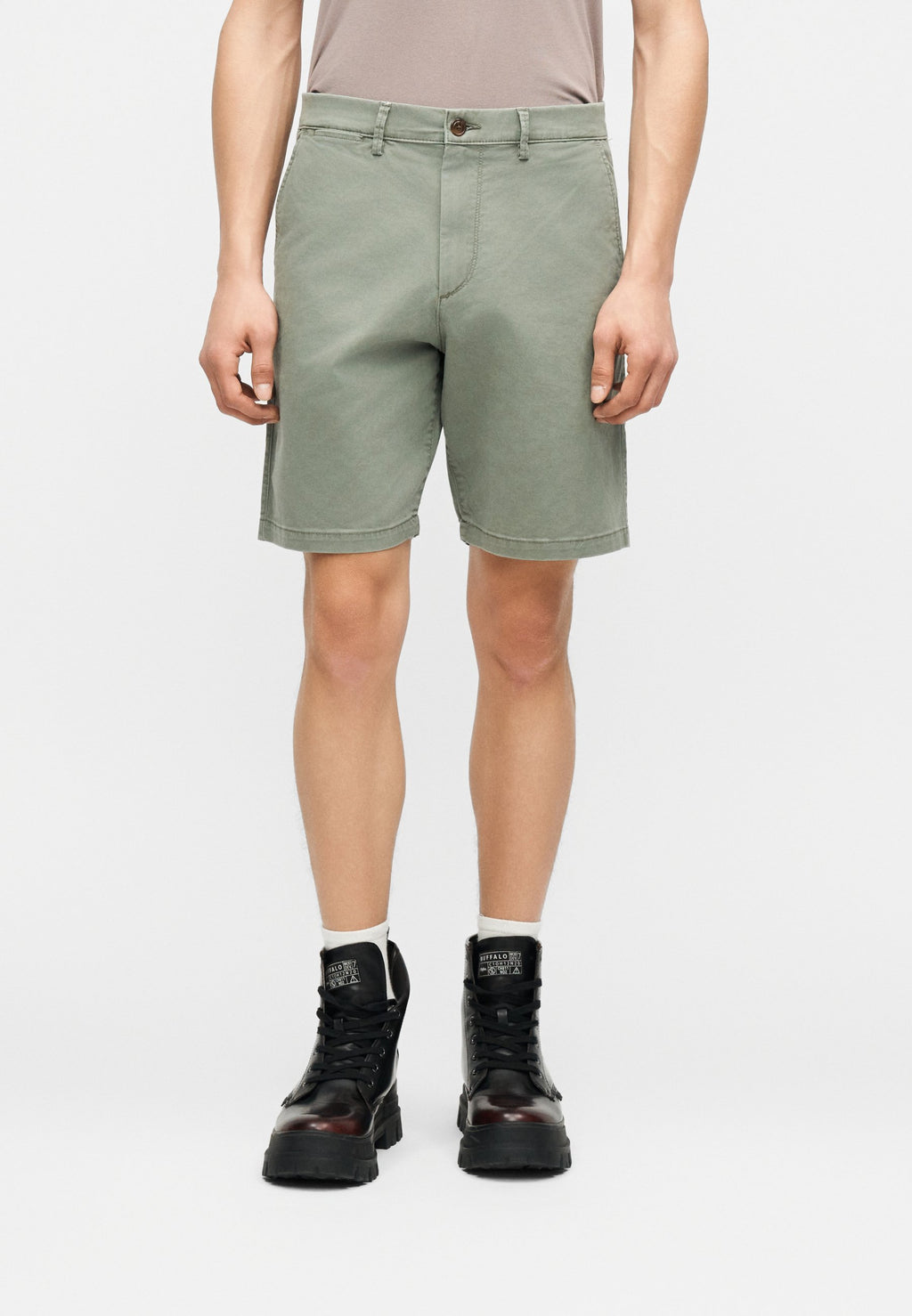 ESSENTIAL - Shorts - mesculen green