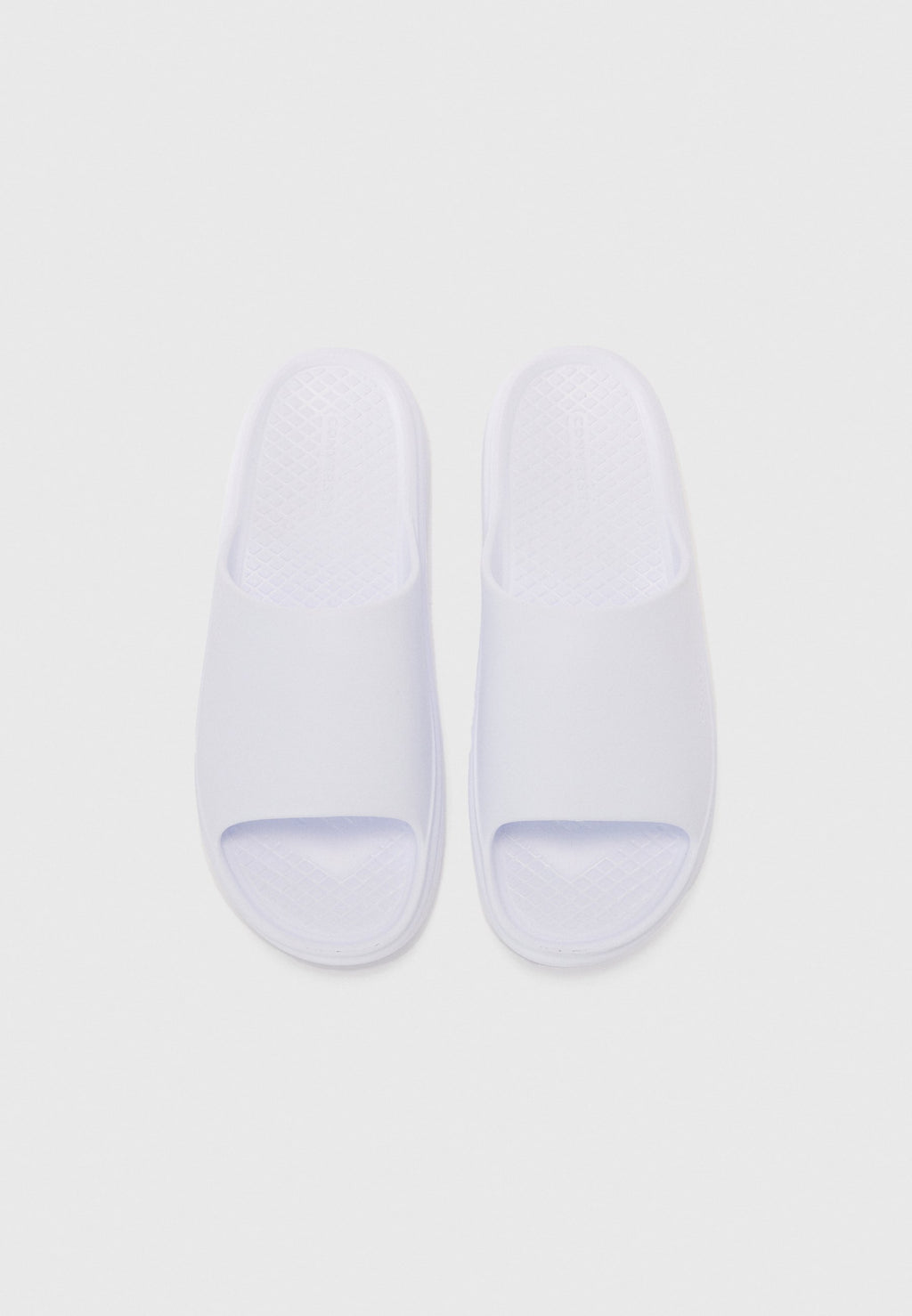 ESSENTIAL UNISEX - Slippers - white