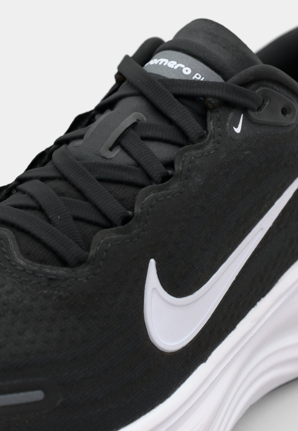 VOMERO PLUS - Road running shoes - black/white/cool grey/metallic dark grey/summit white