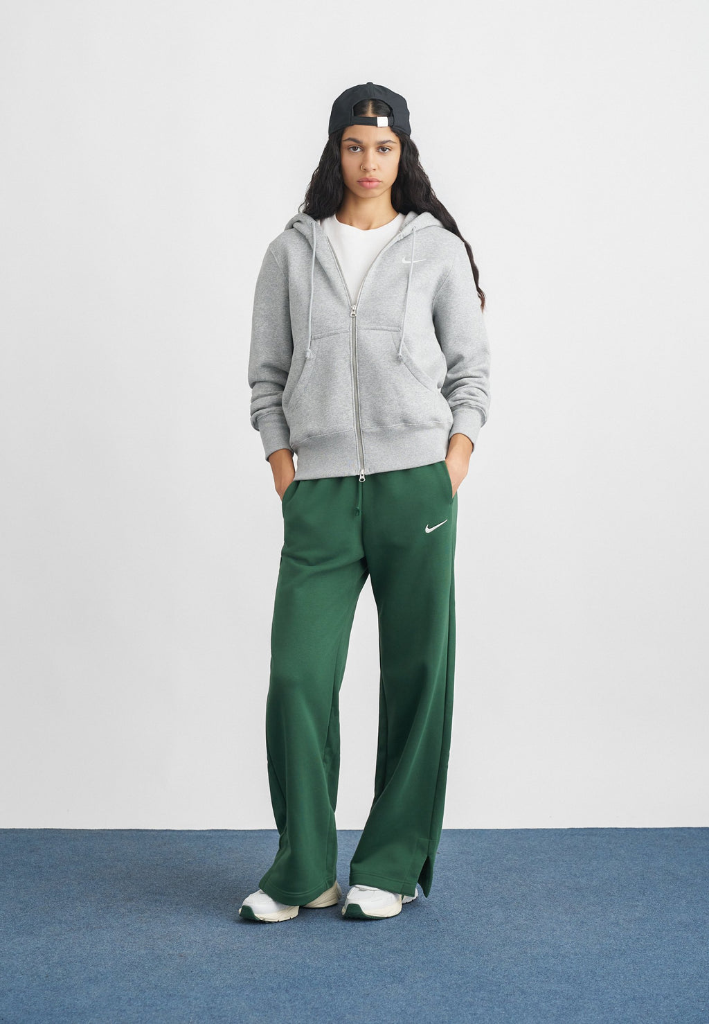 W NSW PHNX FLC HR PANT WIDE 2 - Bas de survêtement - fir/sail