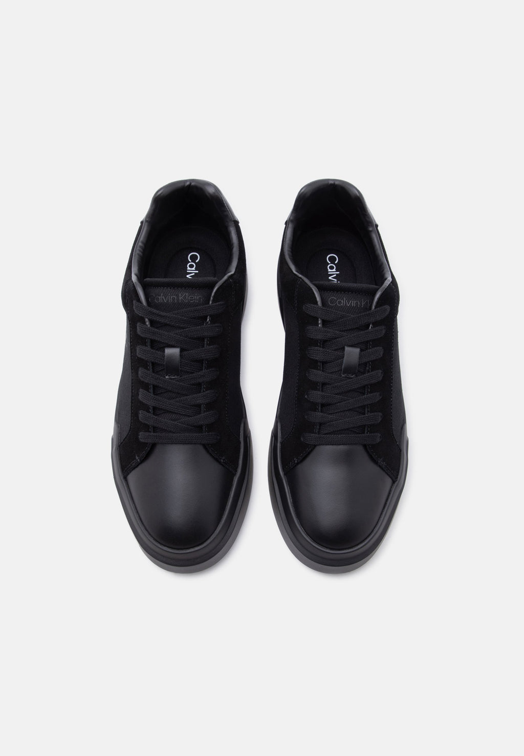 Trainers - triple black