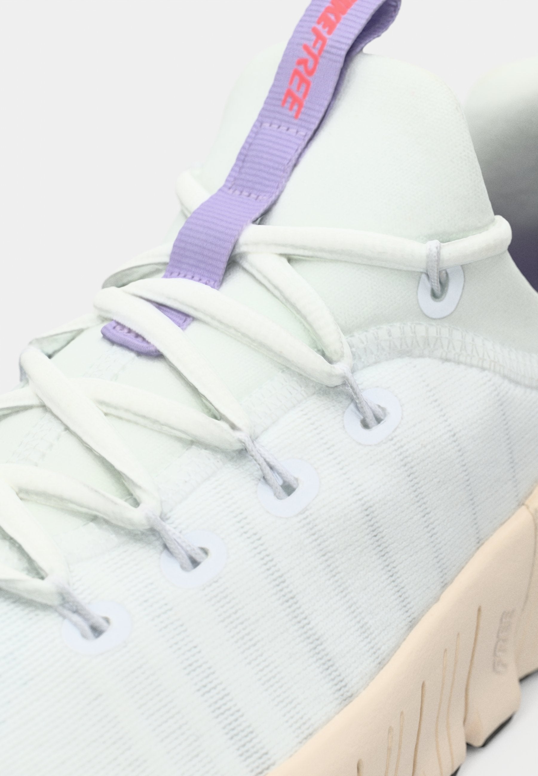 FREE METCON 6 - Training shoe - white/hot lava/violet mist/chalk