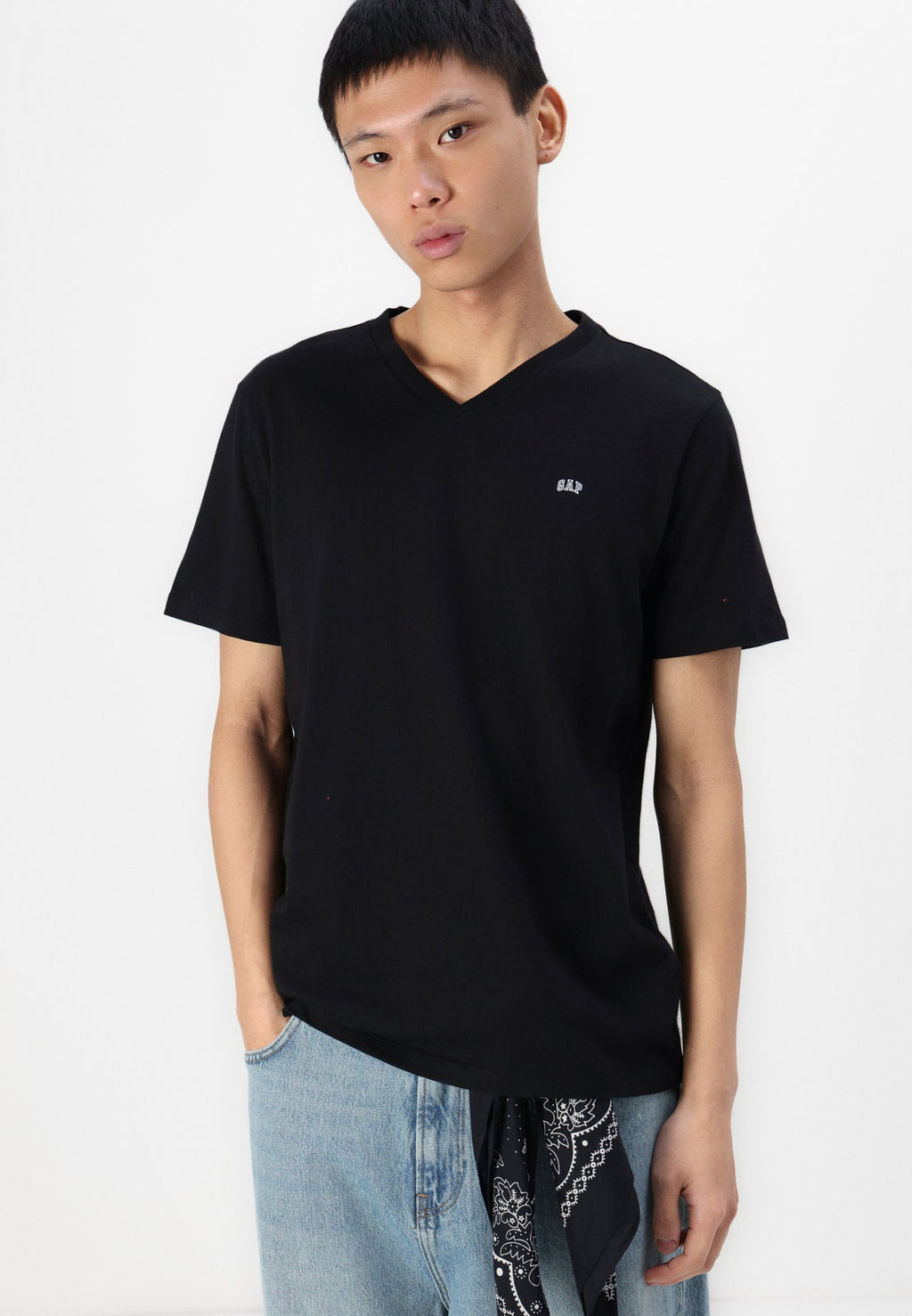 EVERYDAY MICRO LOGO VEE - Basic T-shirt - true black