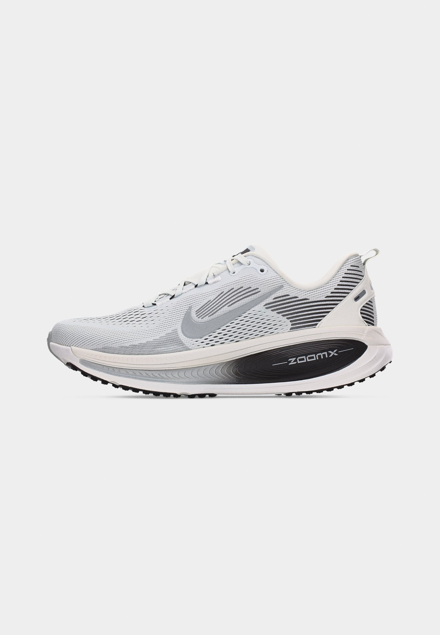 VOMERO 18 - Road running shoes - summit white/metallic silver-coloured/black/off white
