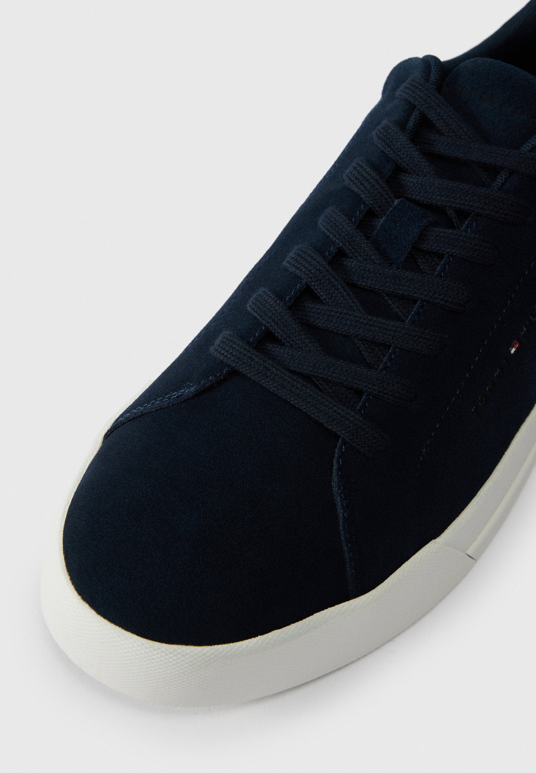 DEBOSSED LOGO SUEDE COURT TRAINERS - Trainers - desert sky