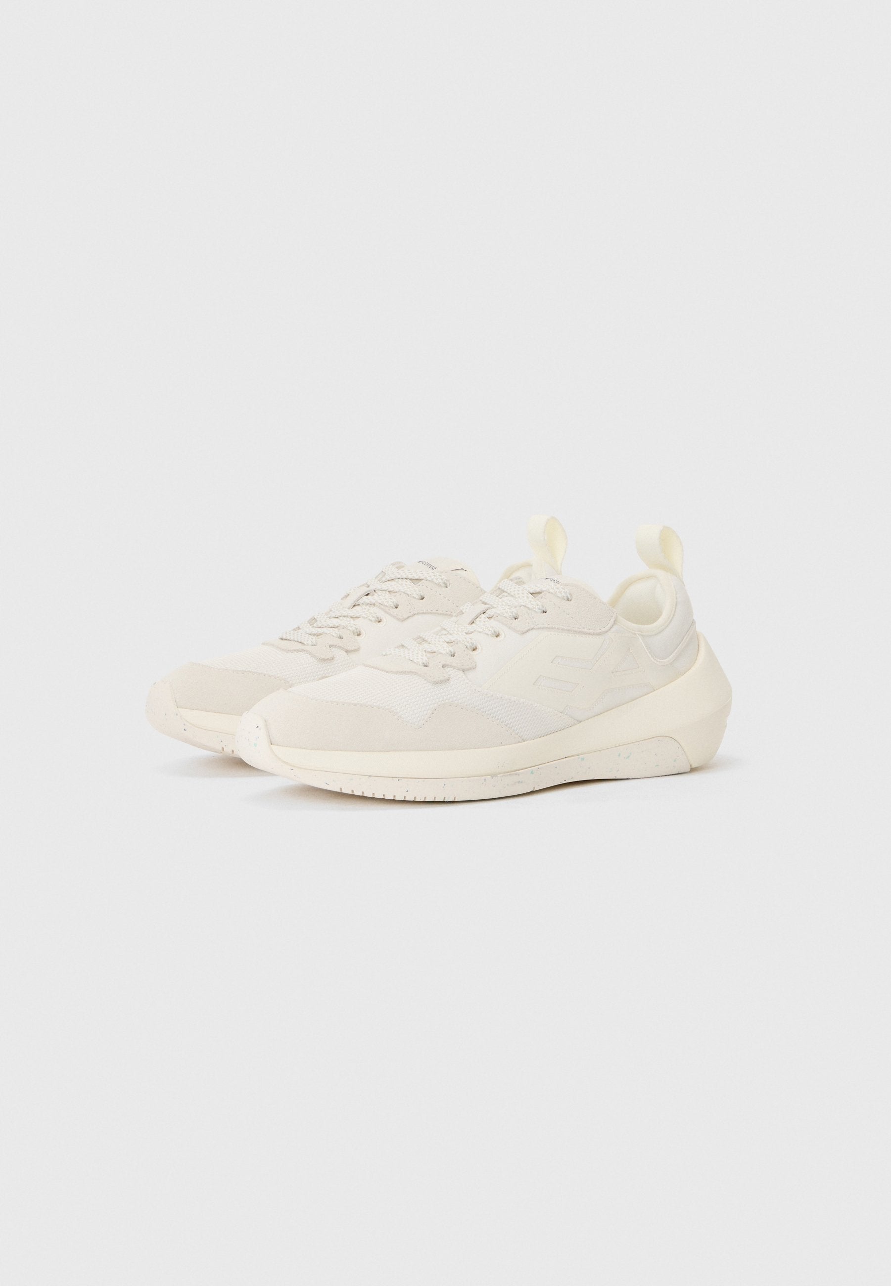 Trainers - off white