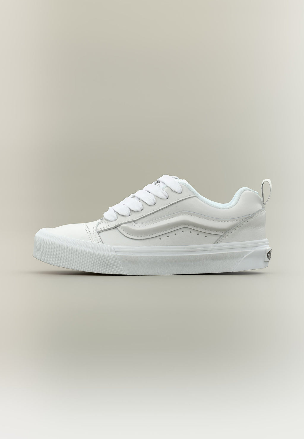KNU SKOOL UNISEX - Skate shoes - white