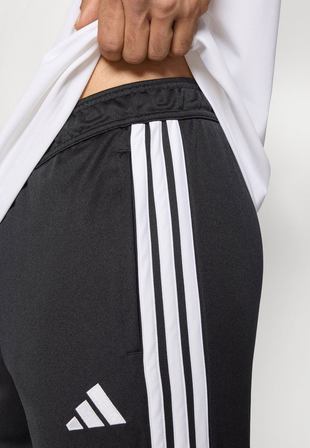 TIRO 26 ESSENTIALS TRAINING PANTS - Tracksuit bottoms - black/white