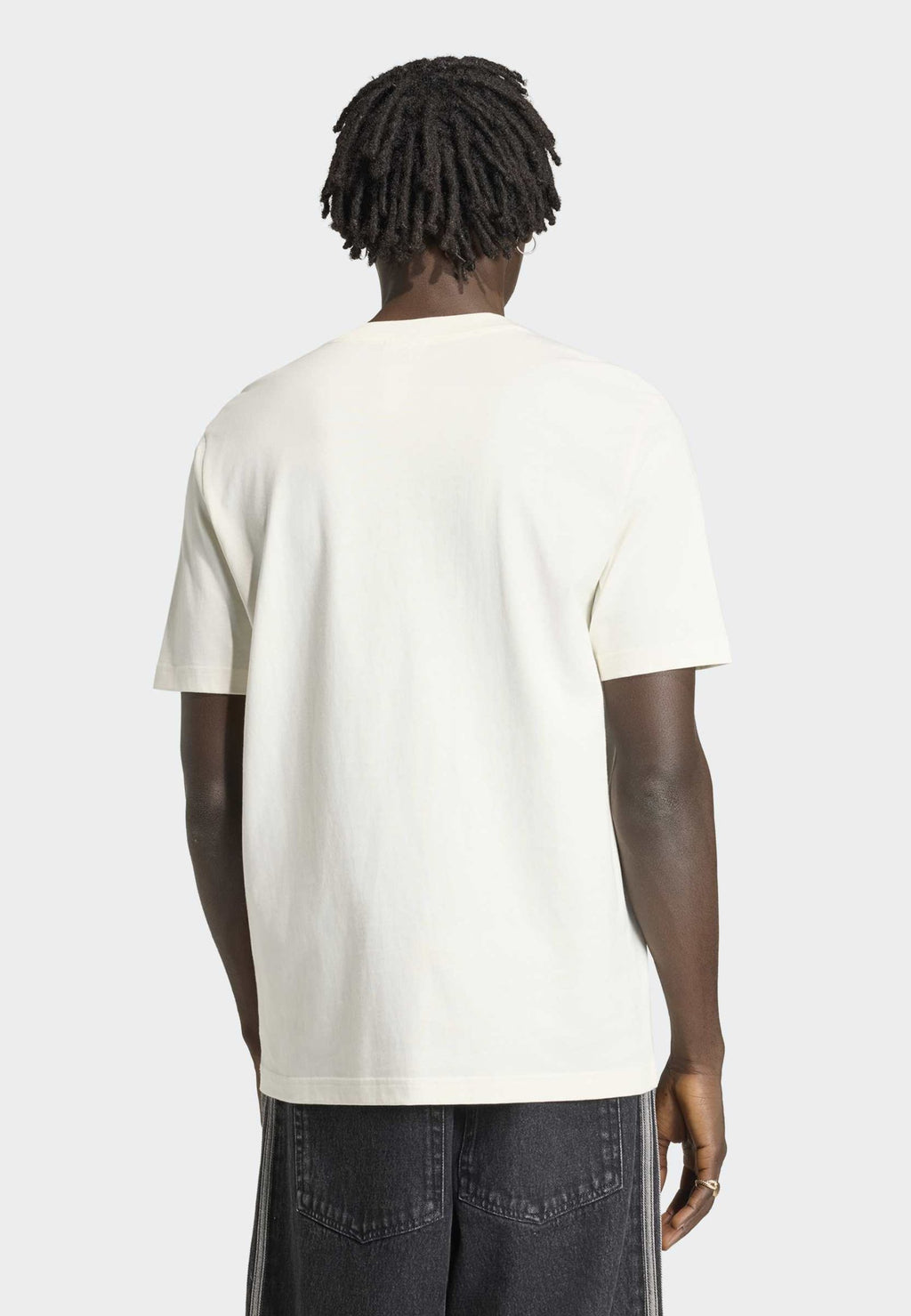 MANCHESTER UNITED SEASONAL GRAPHIC TEE - Print T-shirt - off white