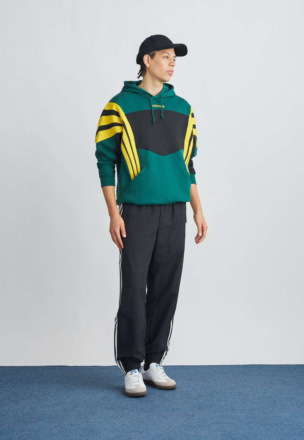 SANTIAGO - Sweat à capuche - vert université