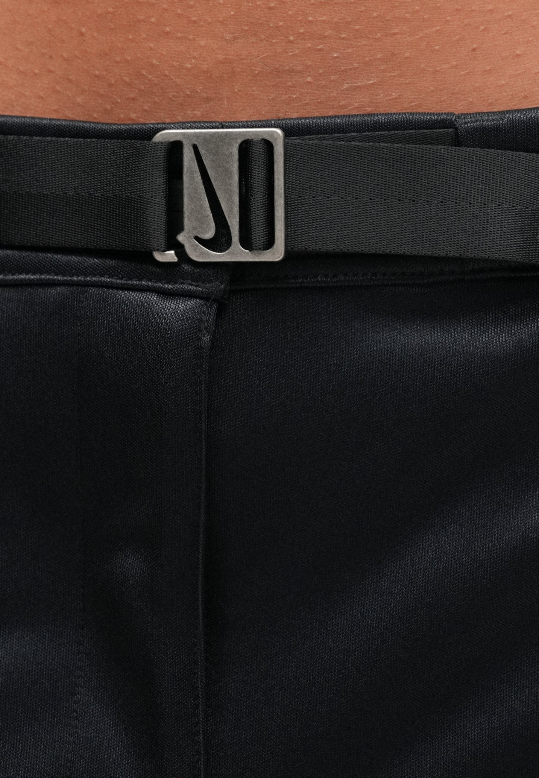 BELTED PINTUCK PANT - Trousers - black
