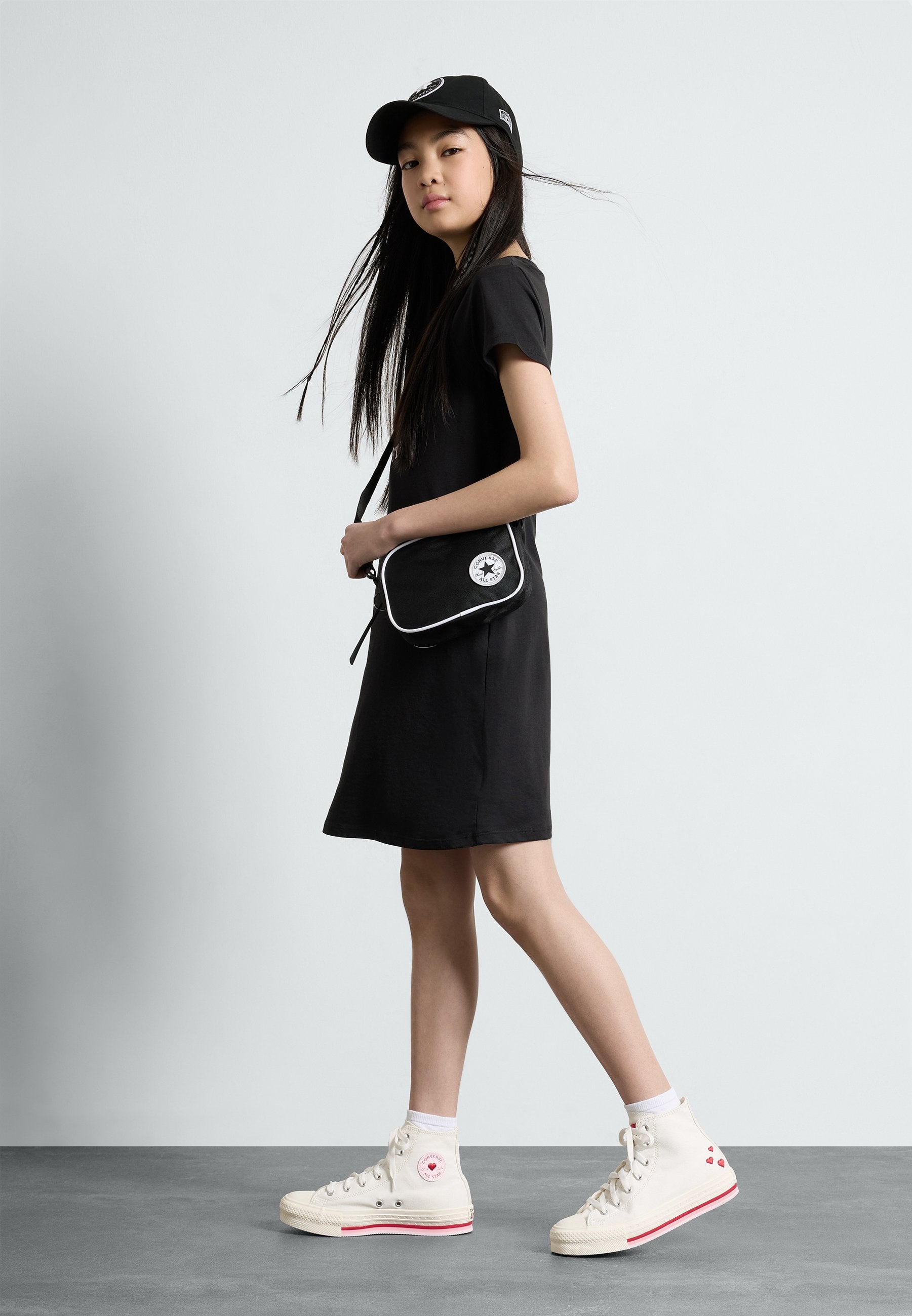 Cross body bag - black