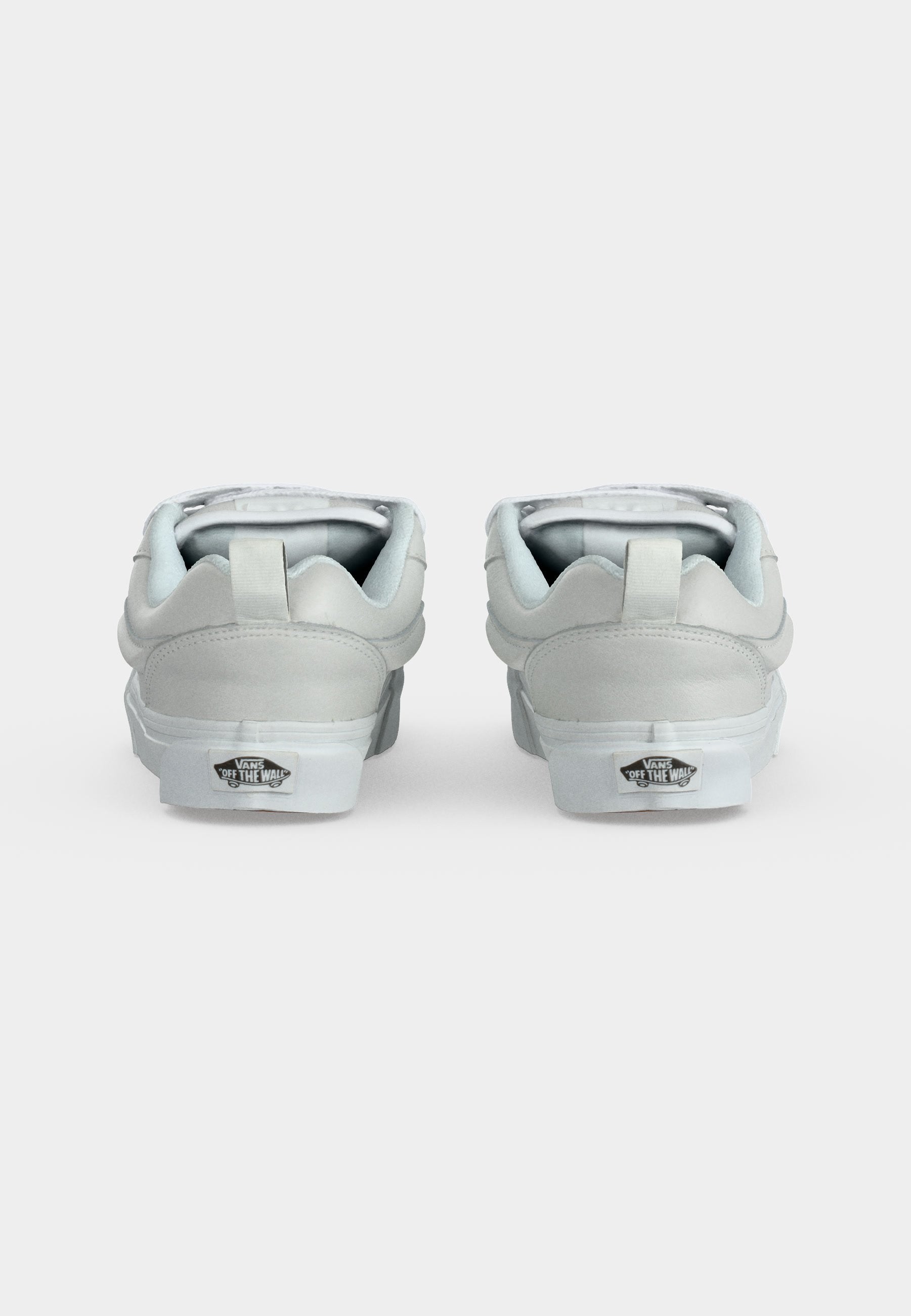 KNU SKOOL UNISEX - Skate shoes - white