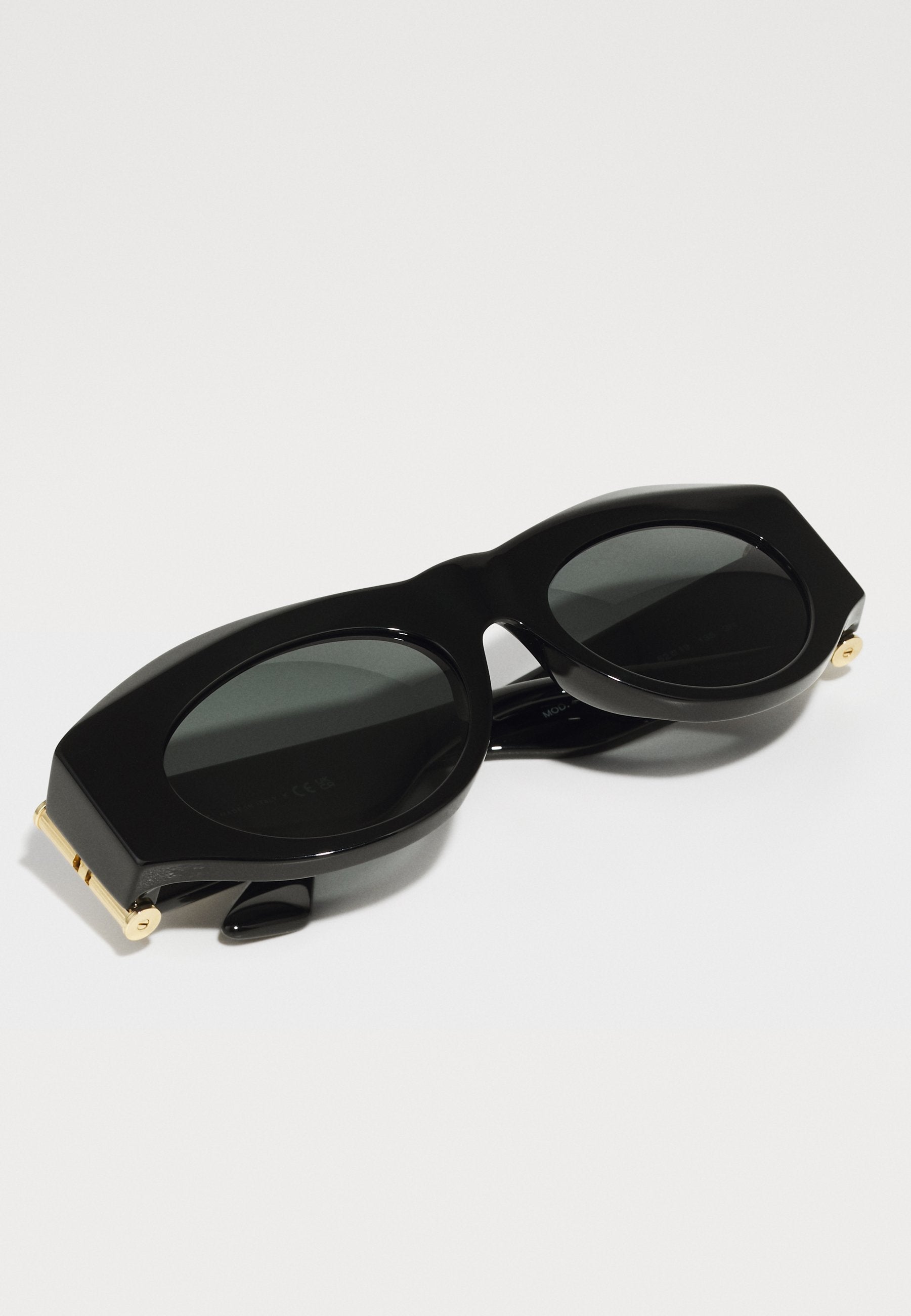 Sunglasses - black