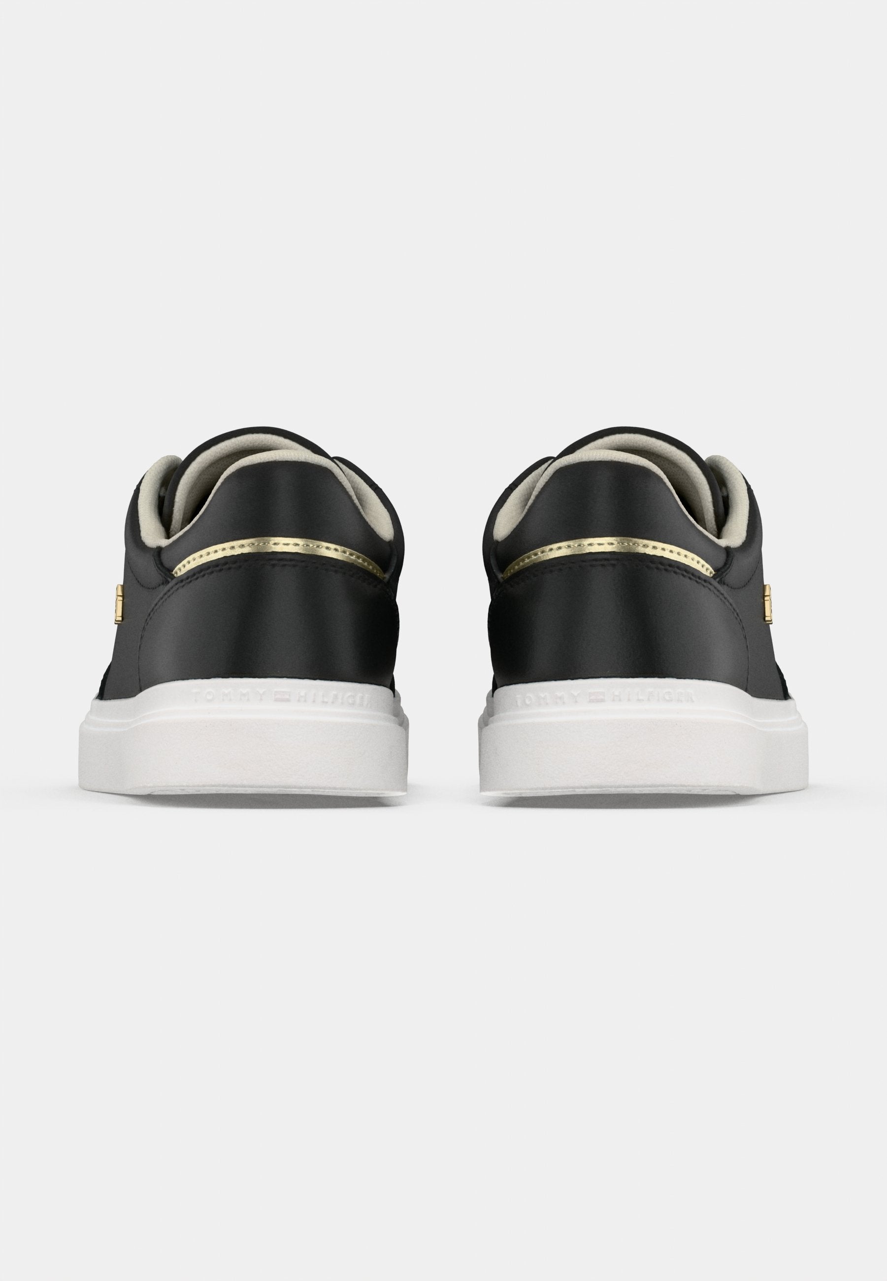 Trainers - black
