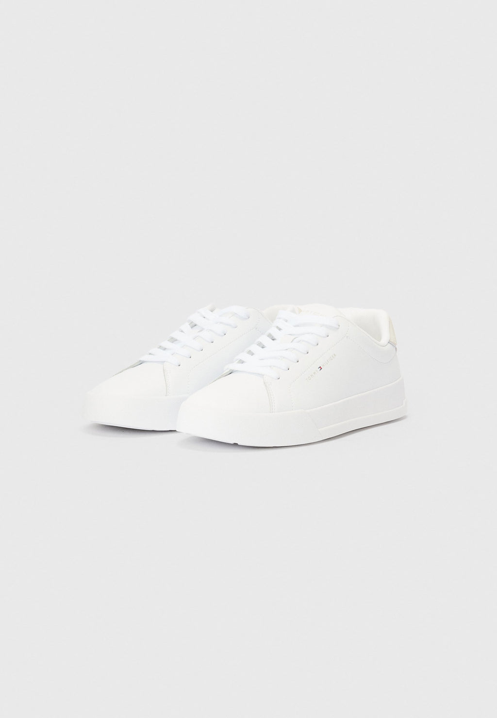Trainers - white