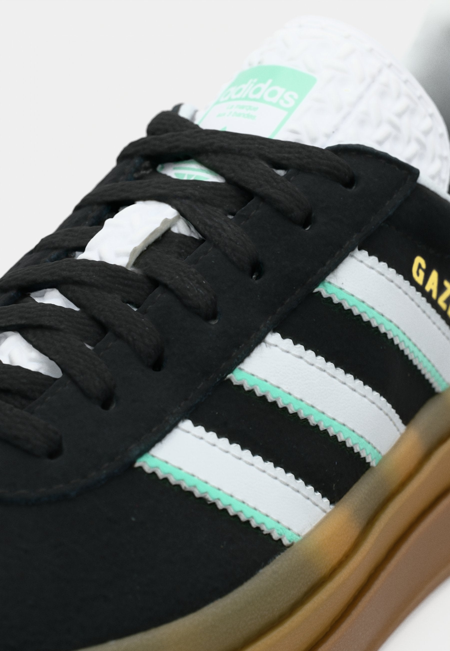 GAZELLE BOLD J UNISEX - Trainers - core black/footwear white