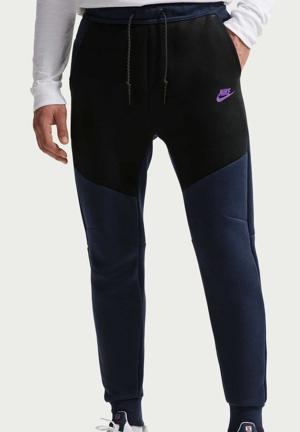 M NK TCH FLC JGGR - Bas de jogging - obsidienne noire et violet éclatant