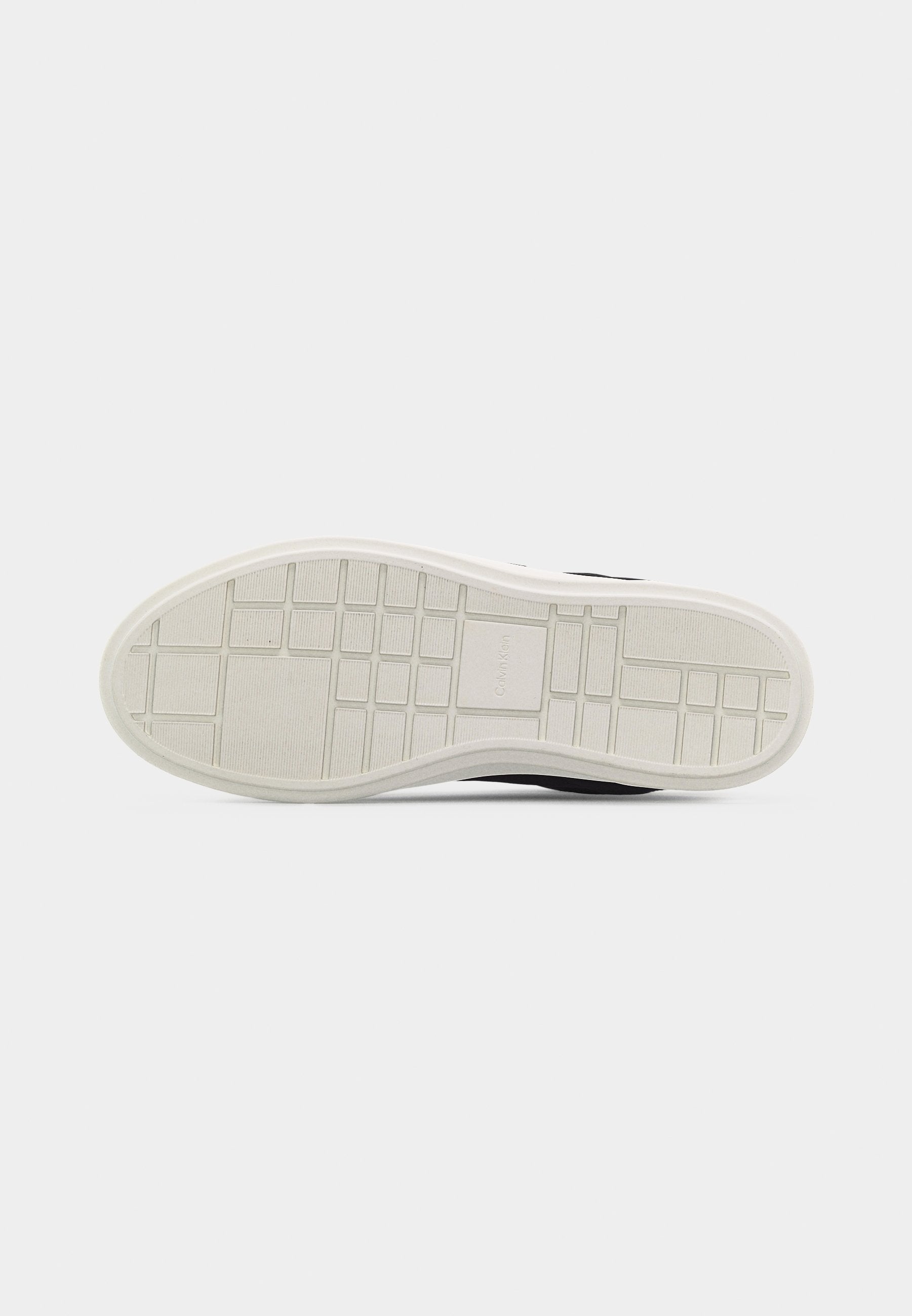 PRO CUPS - Trainers - black/bright white