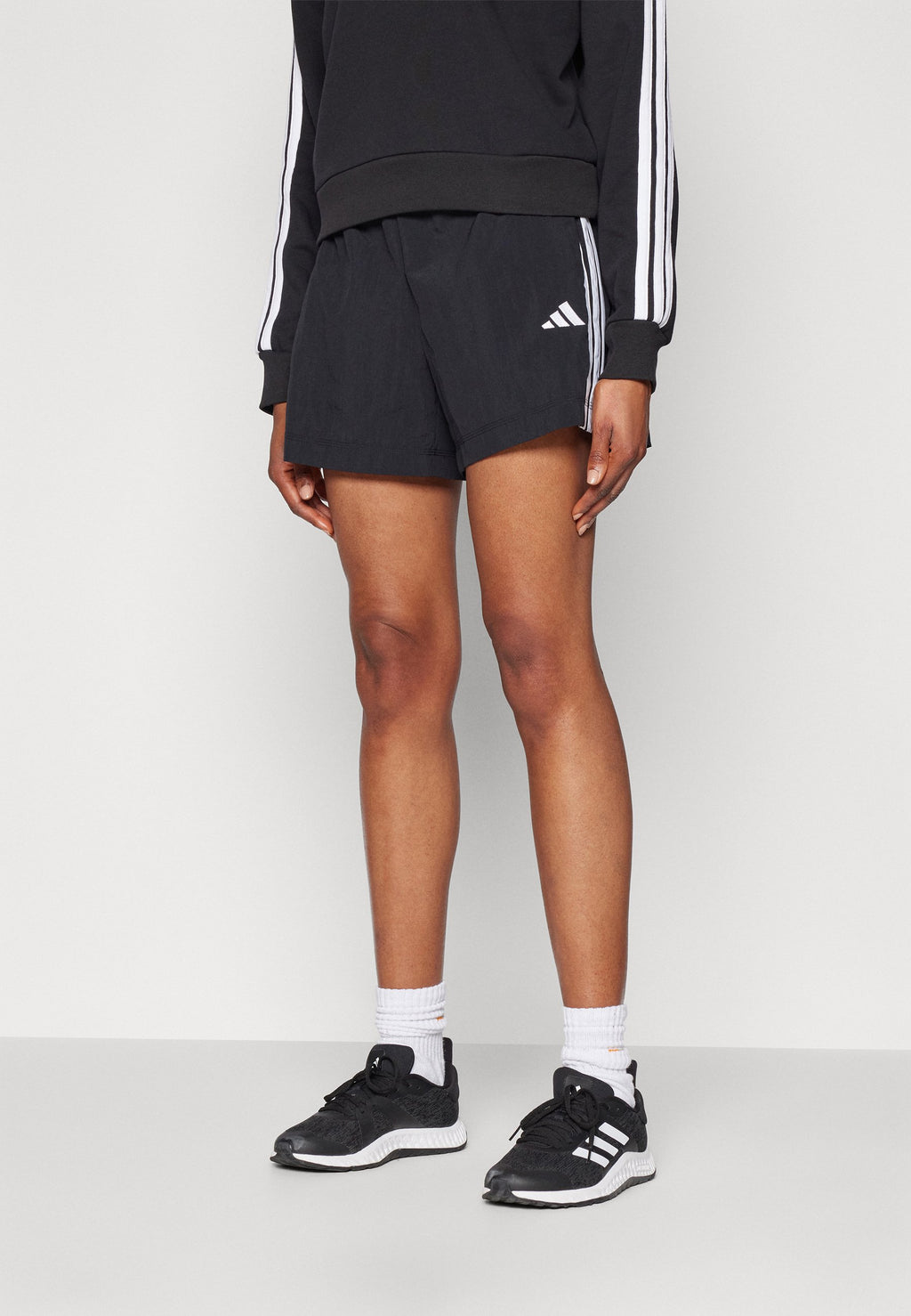 ESSENTIALS 3 STRIPES LIFESTYLE SHORTS - Sports shorts - black/white