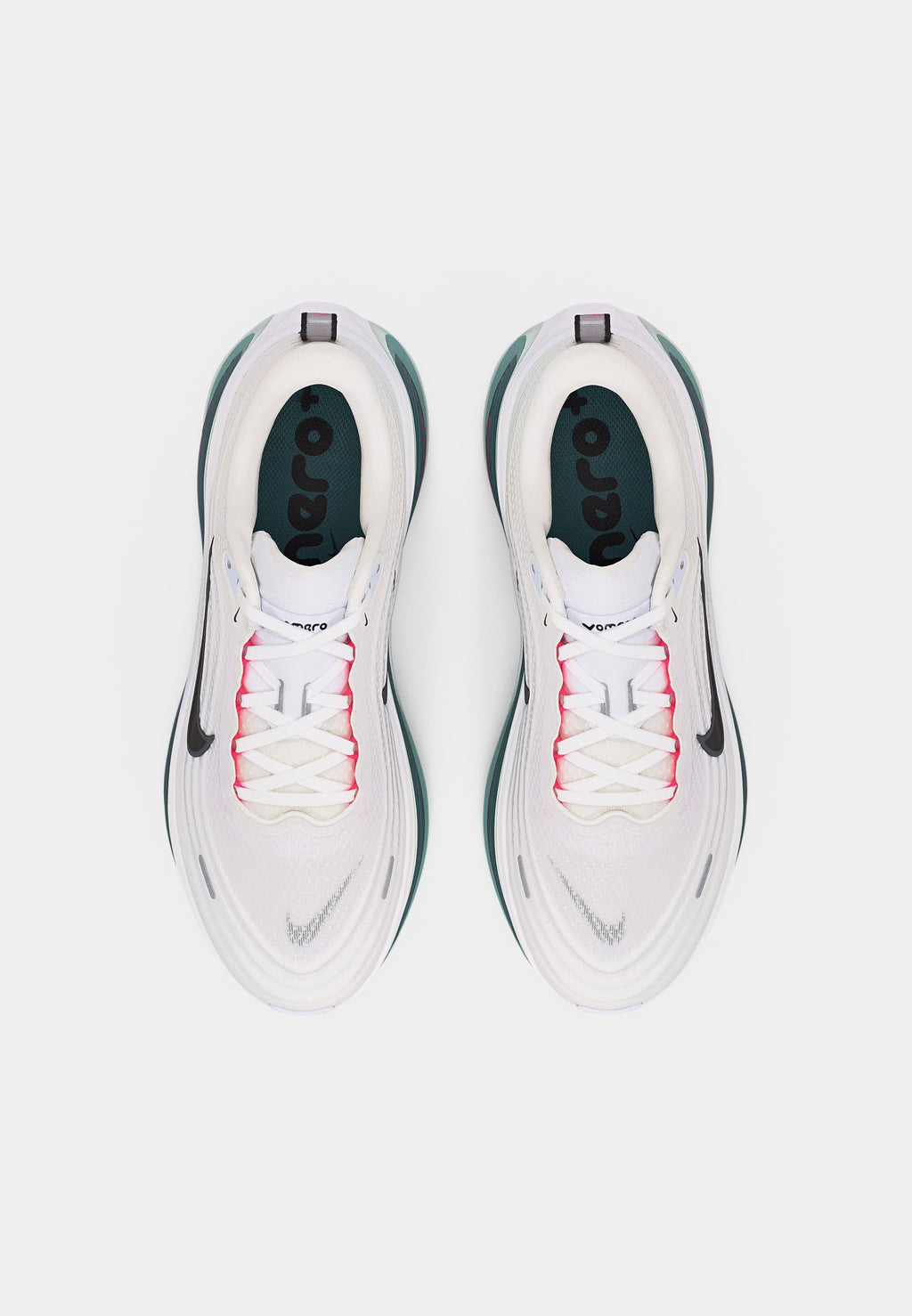 VOMERO PLUS - Road running shoes - white/black/mineral slate/hyper pink/mineral/barely grey
