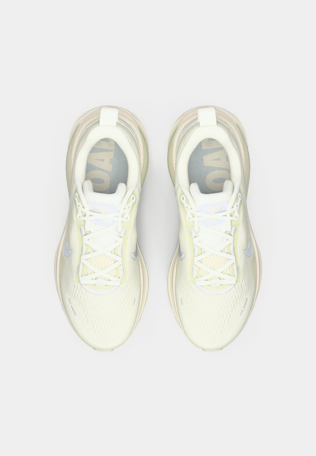 VOMERO 18 - Road running shoes - summit white/white/chalk/sea glass
