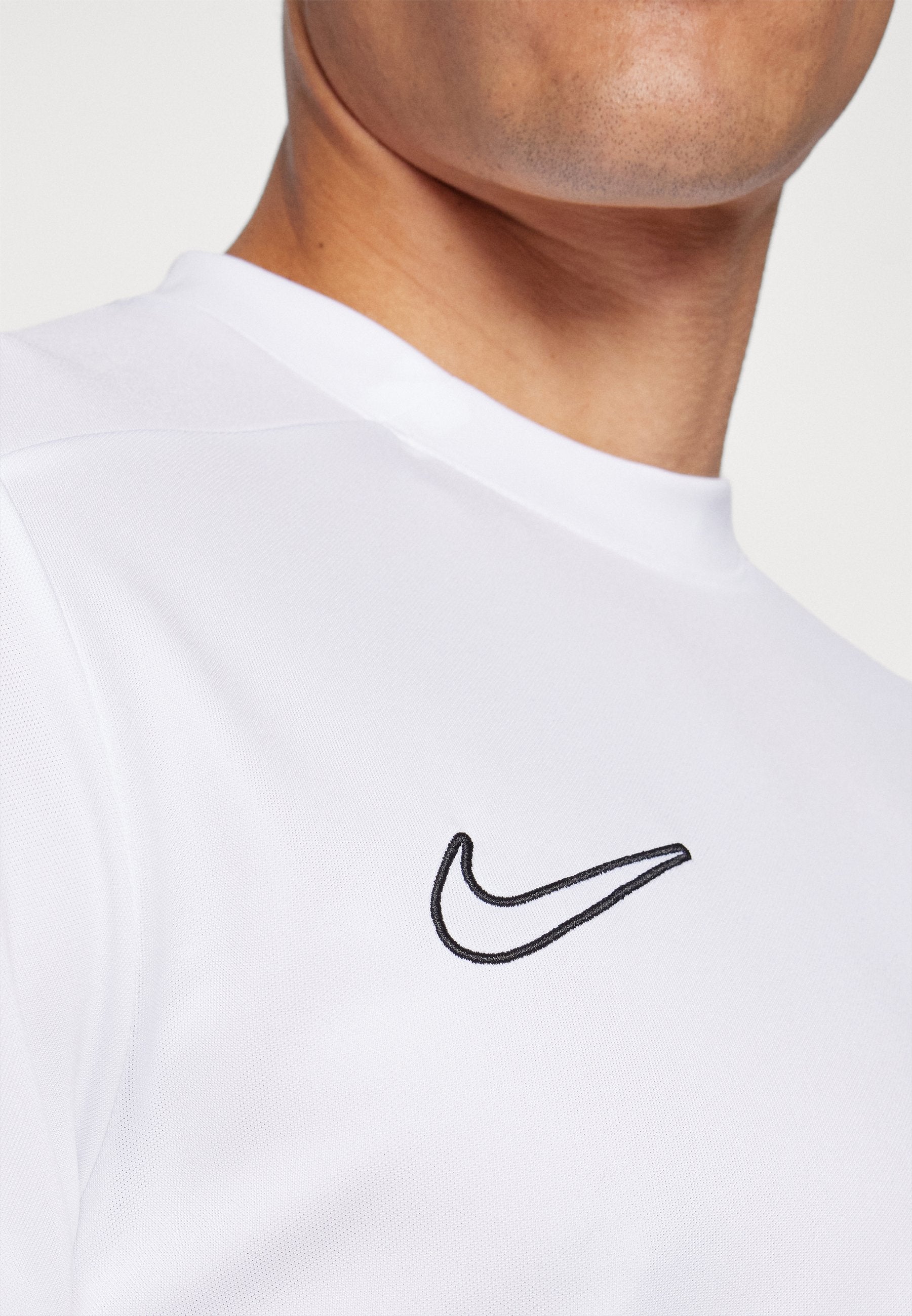 MEN'S SHORT SLEEVE SOCCER - تي شيرت رياضي - أبيض/أسود