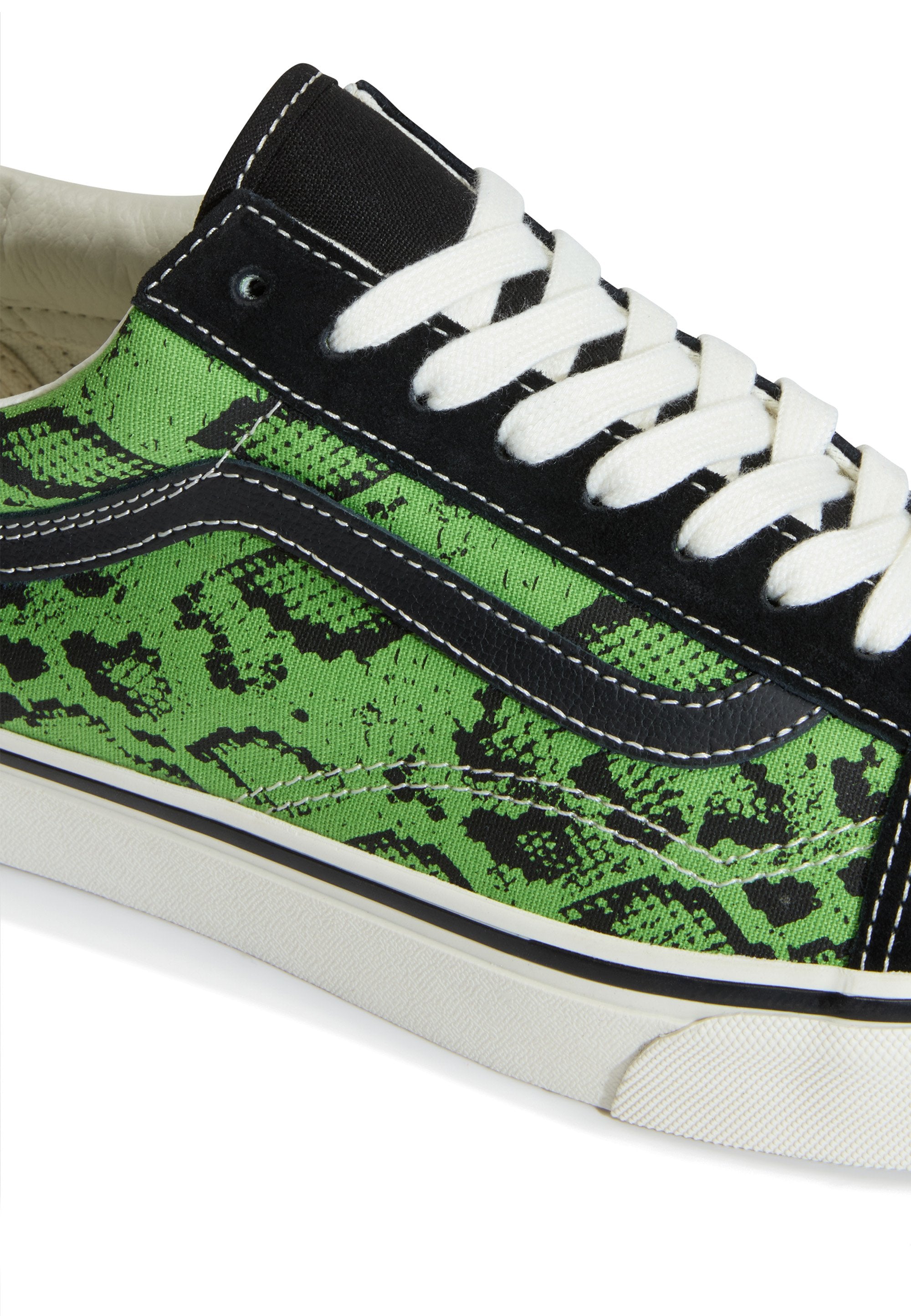 OLD SKOOL UNISEX - Skate shoes - black/lime