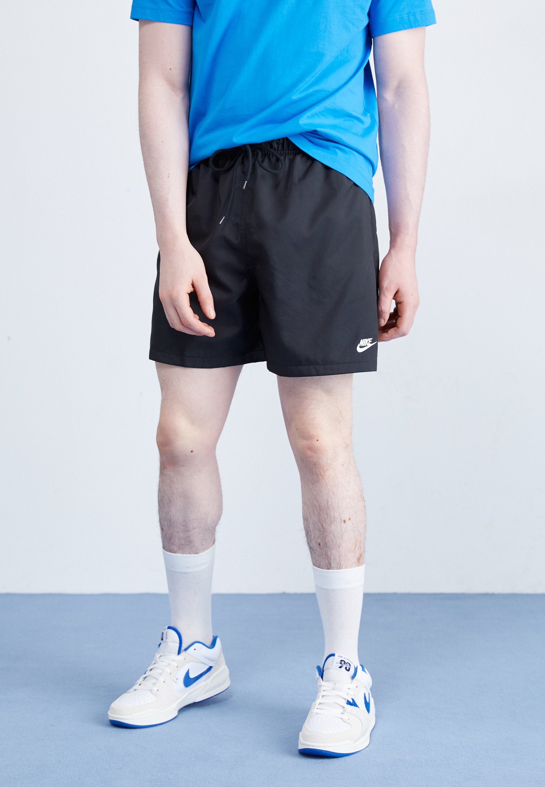 M NK CLUB FLOW SHORT - Tracksuit bottoms - black/white