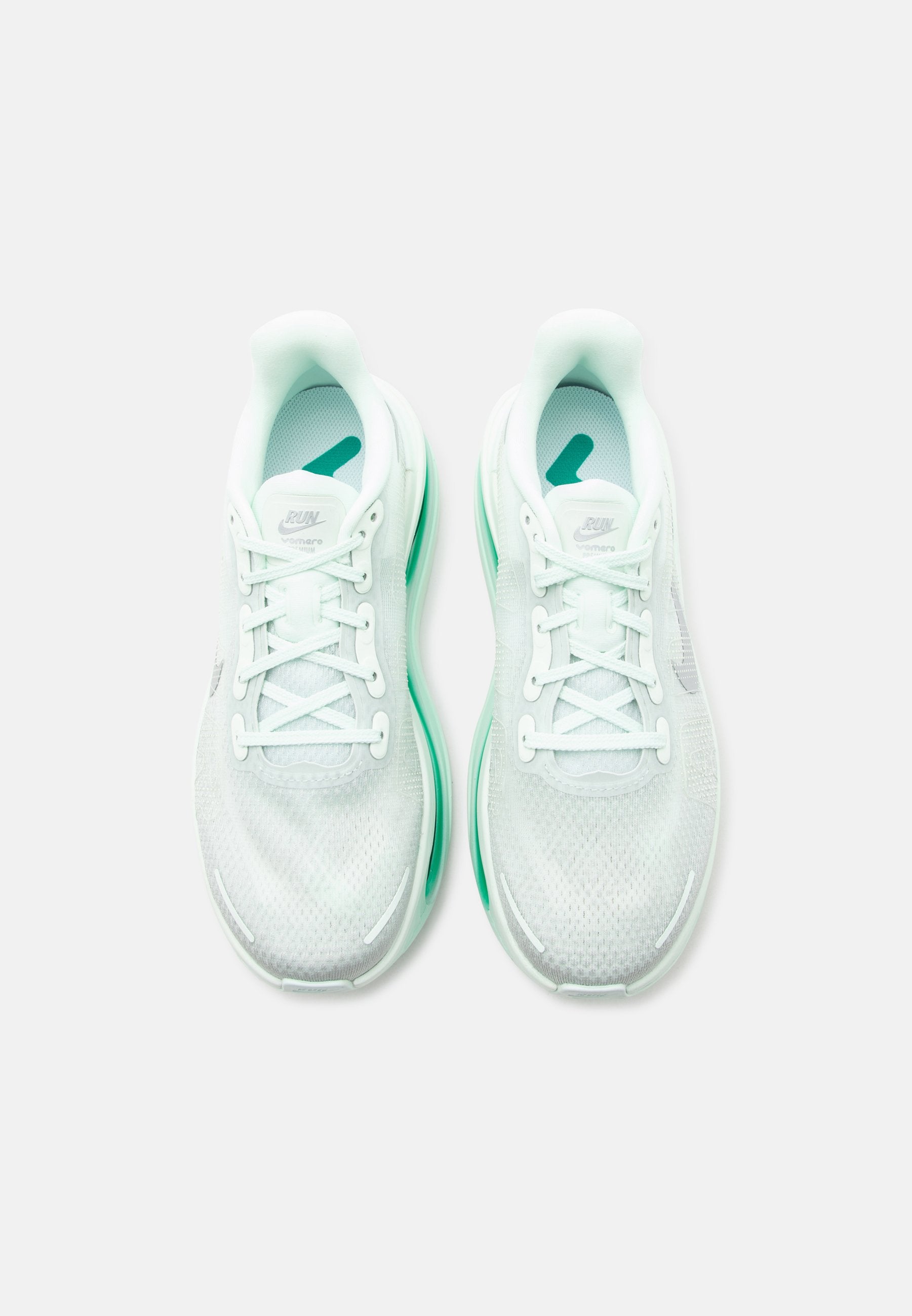 VOMERO PREMIUM - Road running shoes - barely green/metallic silver-coloured/light silver-coloured/sea glass