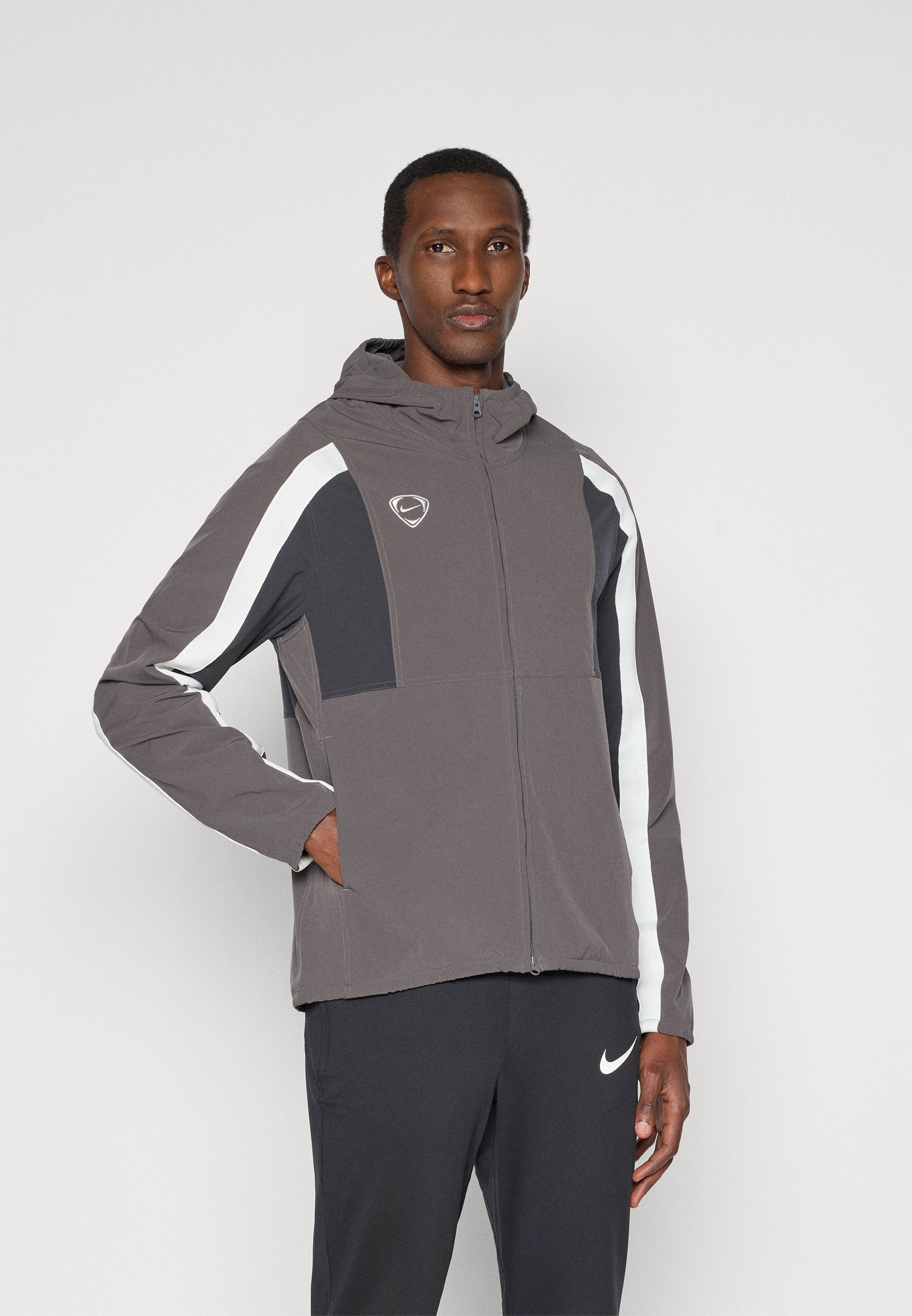 M NK RPL STRK JKT W - Windbreaker - medium ash/off noir/summit white