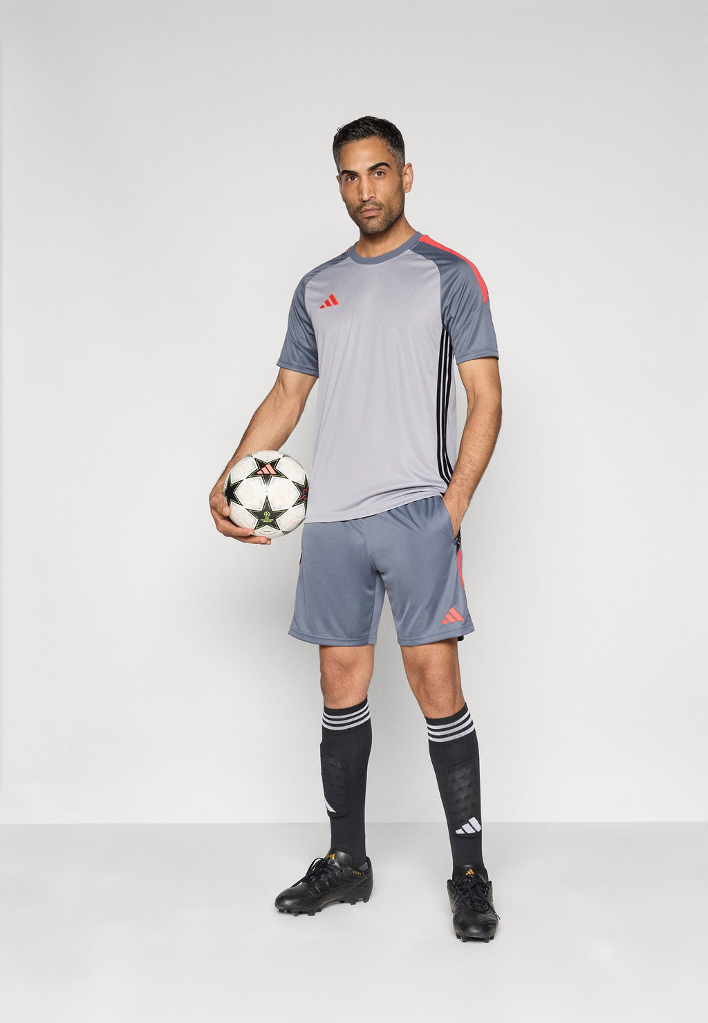 TIRO 26 ESSENTIALS - Sports T-shirt - light onix/onix/semi lucid red