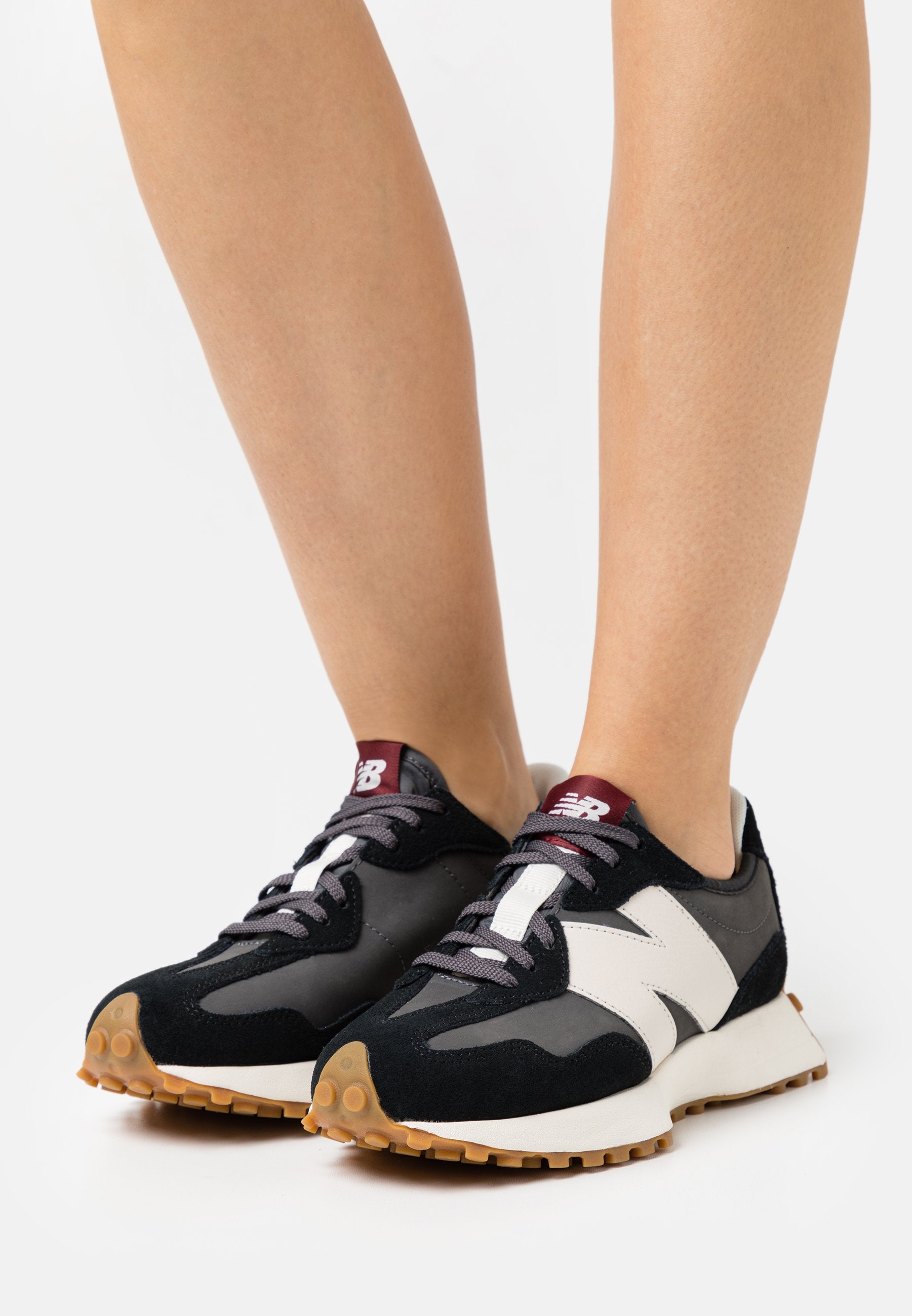 WS327 - Trainers - black